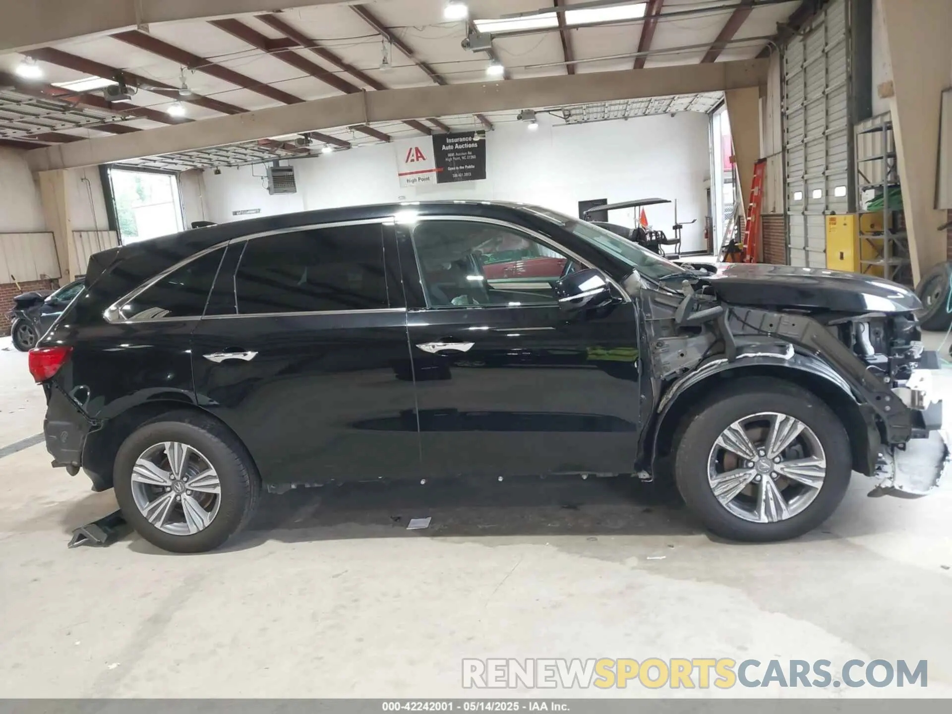 14 Photograph of a damaged car 5J8YD4H36LL019069 ACURA MDX 2020