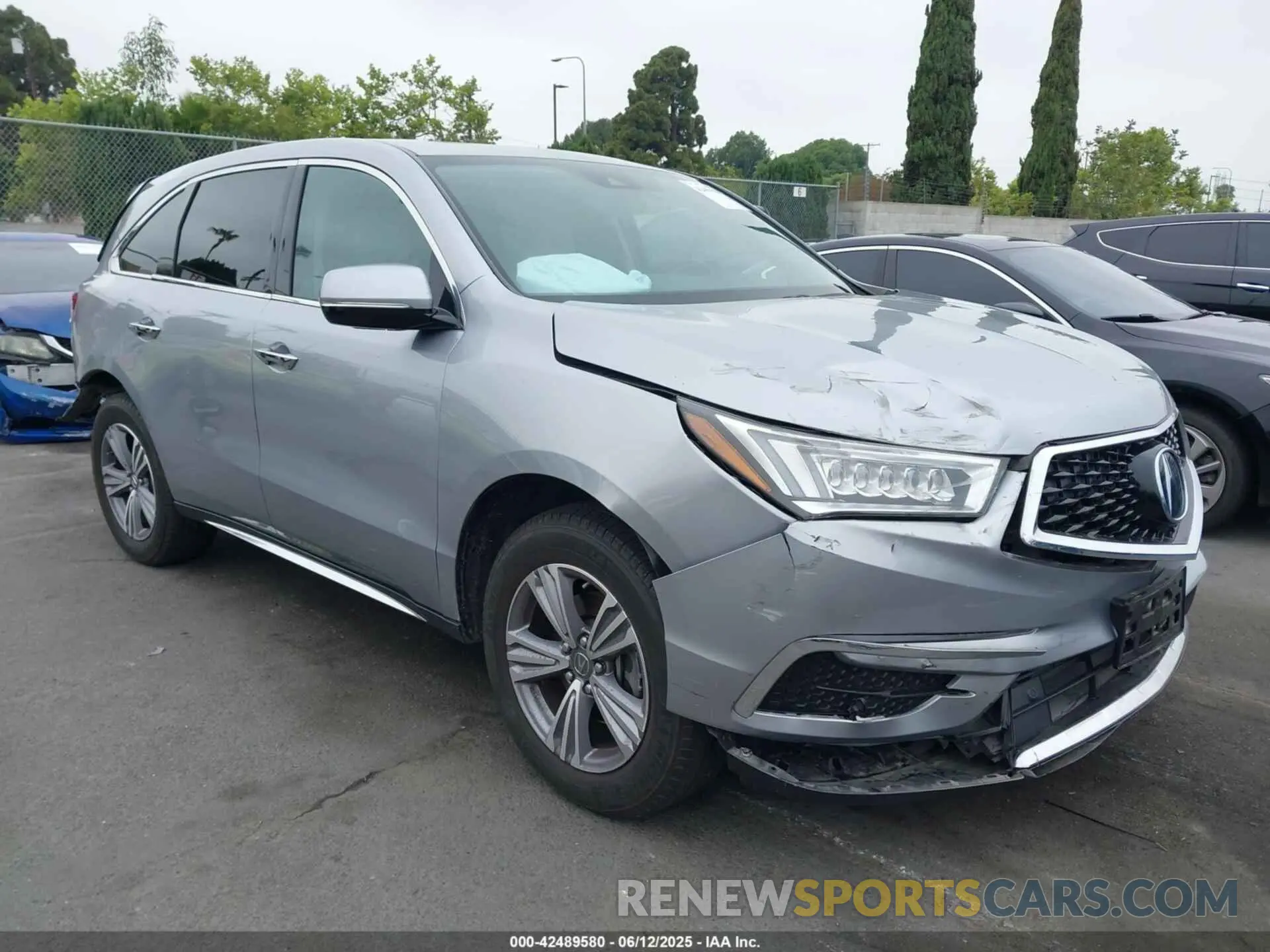 1 Photograph of a damaged car 5J8YD4H36LL043713 ACURA MDX 2020
