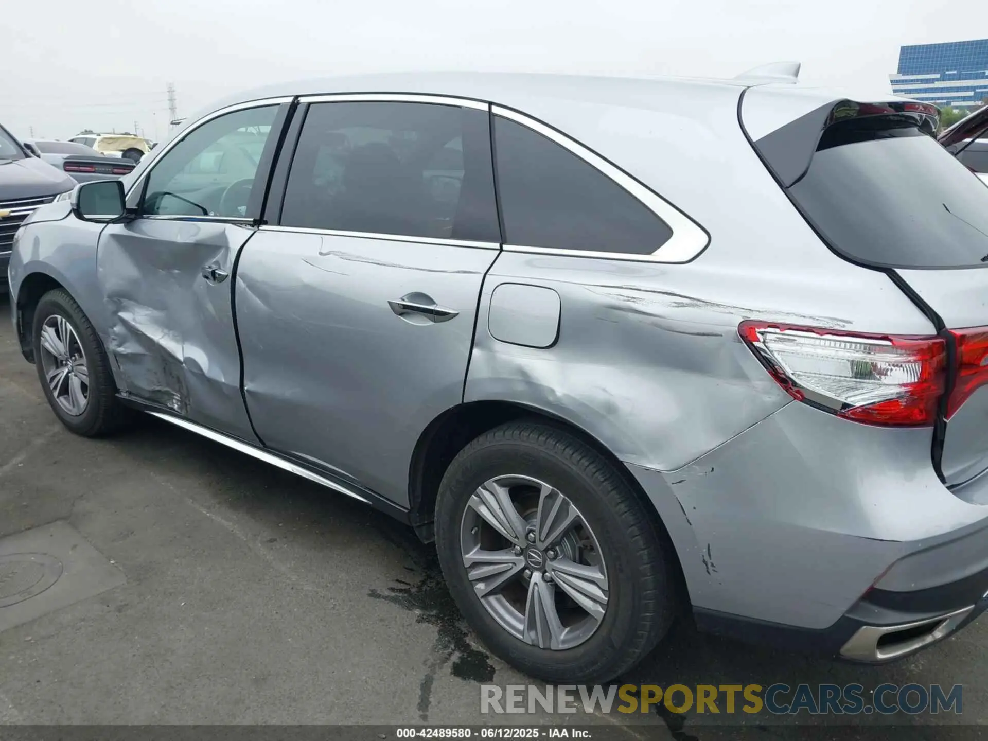 6 Photograph of a damaged car 5J8YD4H36LL043713 ACURA MDX 2020