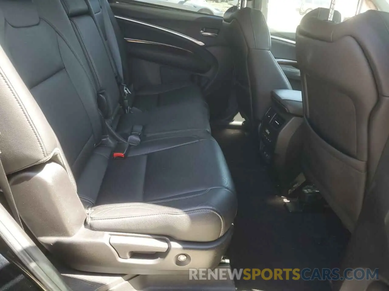 11 Photograph of a damaged car 5J8YD4H37LL056860 ACURA MDX 2020