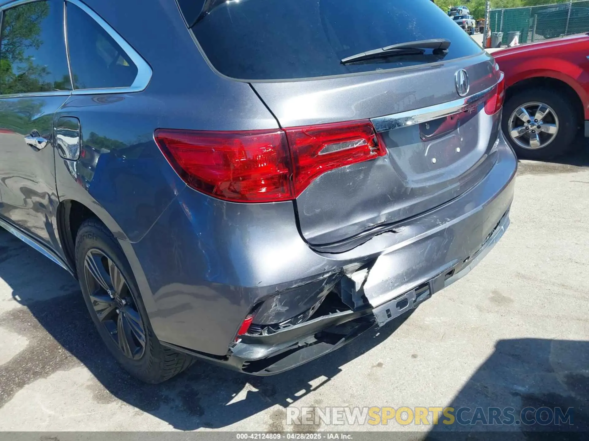 18 Photograph of a damaged car 5J8YD4H39LL001634 ACURA MDX 2020