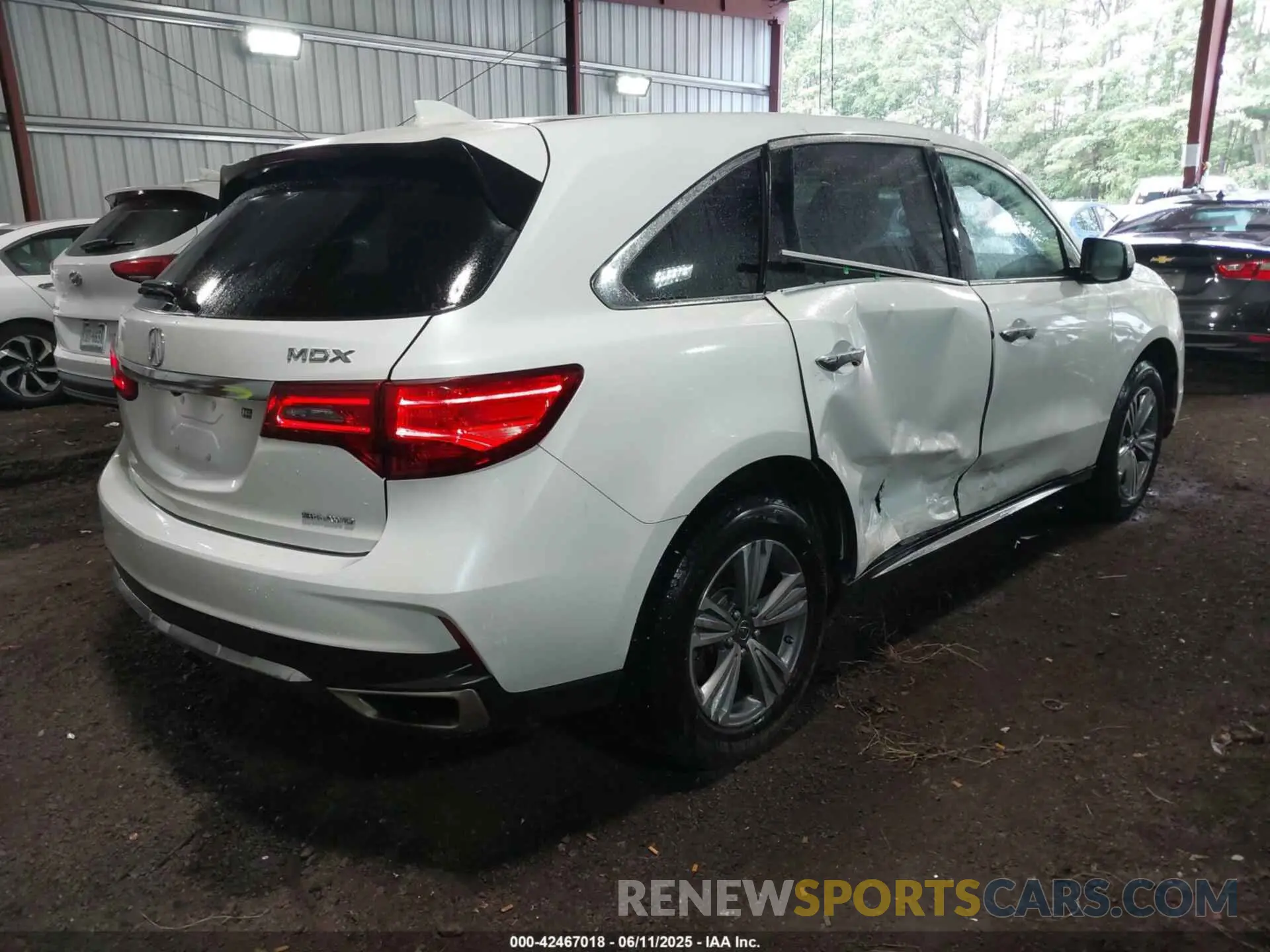 4 Photograph of a damaged car 5J8YD4H39LL041941 ACURA MDX 2020