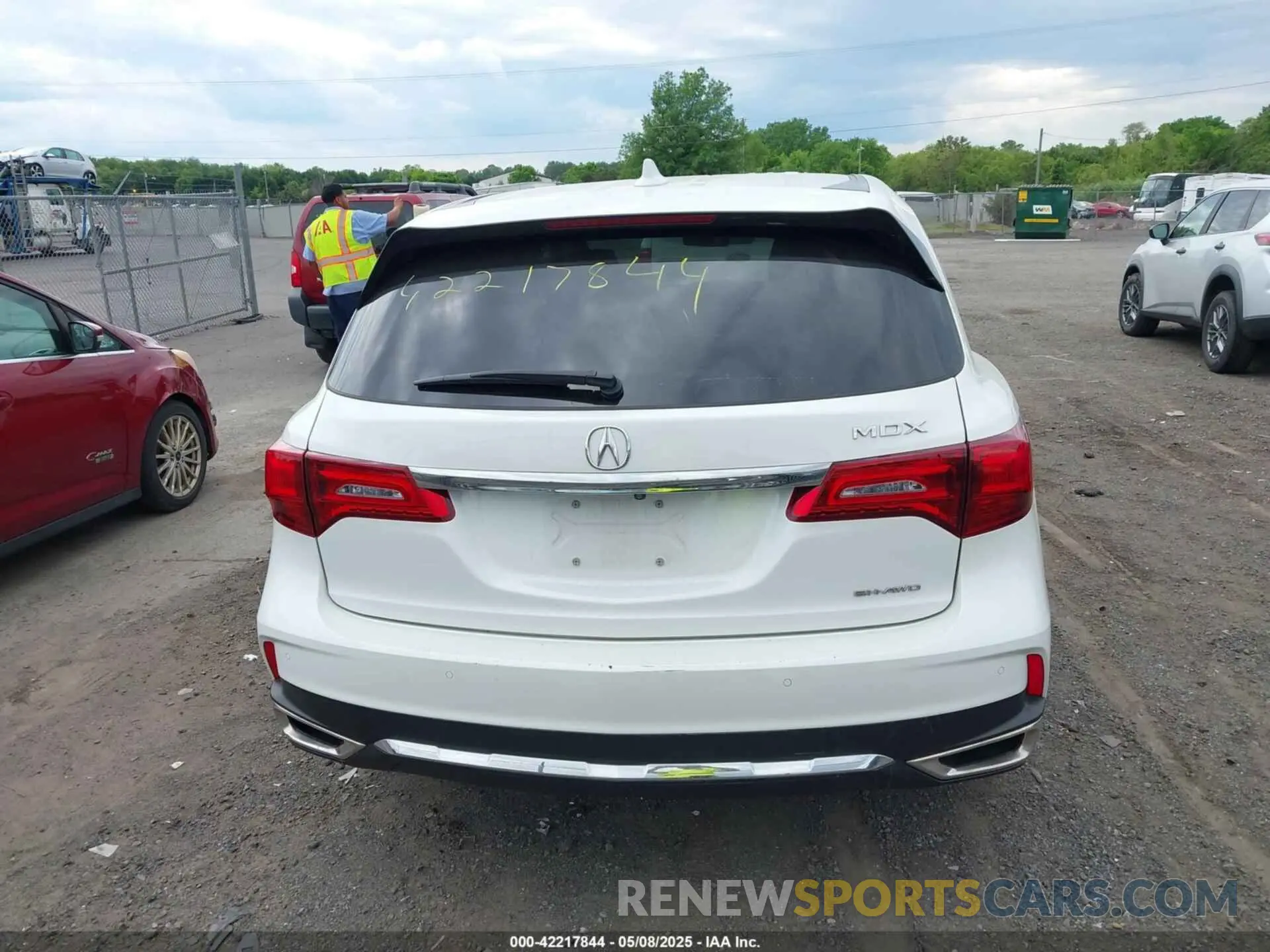 16 Photograph of a damaged car 5J8YD4H51LL020681 ACURA MDX 2020