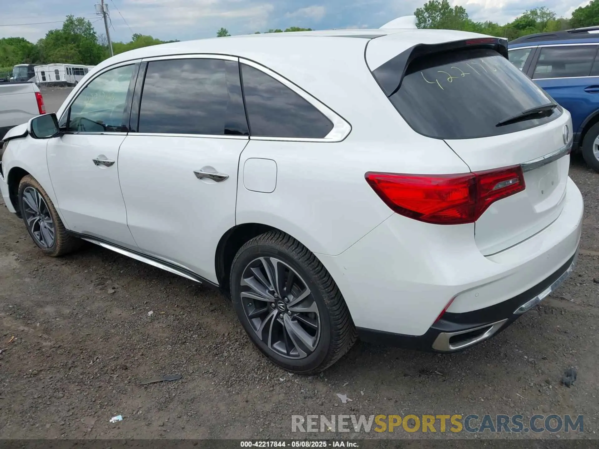 3 Photograph of a damaged car 5J8YD4H51LL020681 ACURA MDX 2020