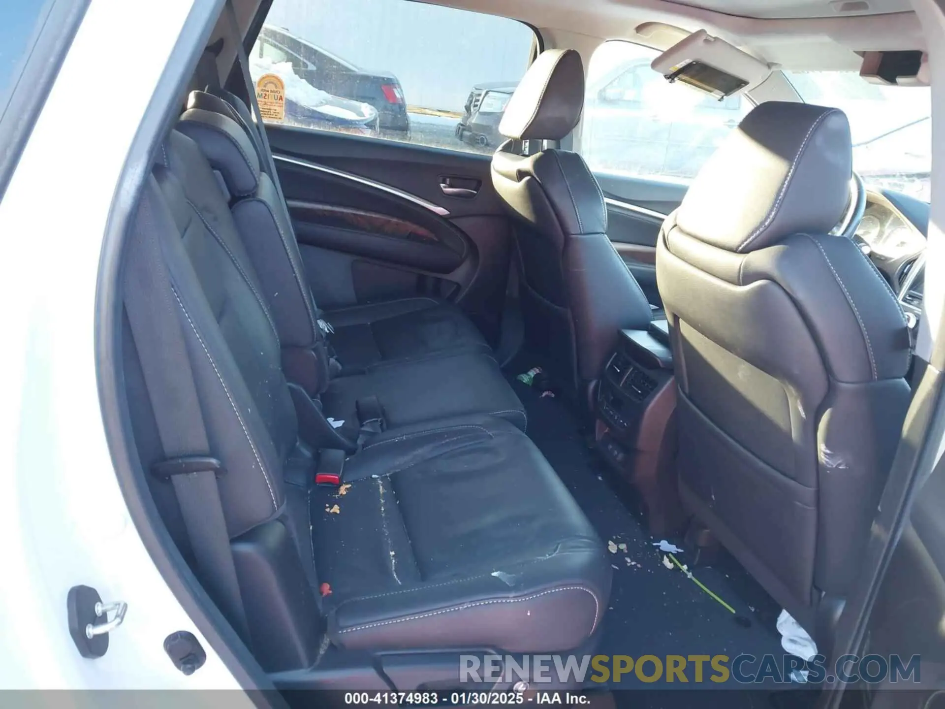 8 Photograph of a damaged car 5J8YD4H52LL023699 ACURA MDX 2020