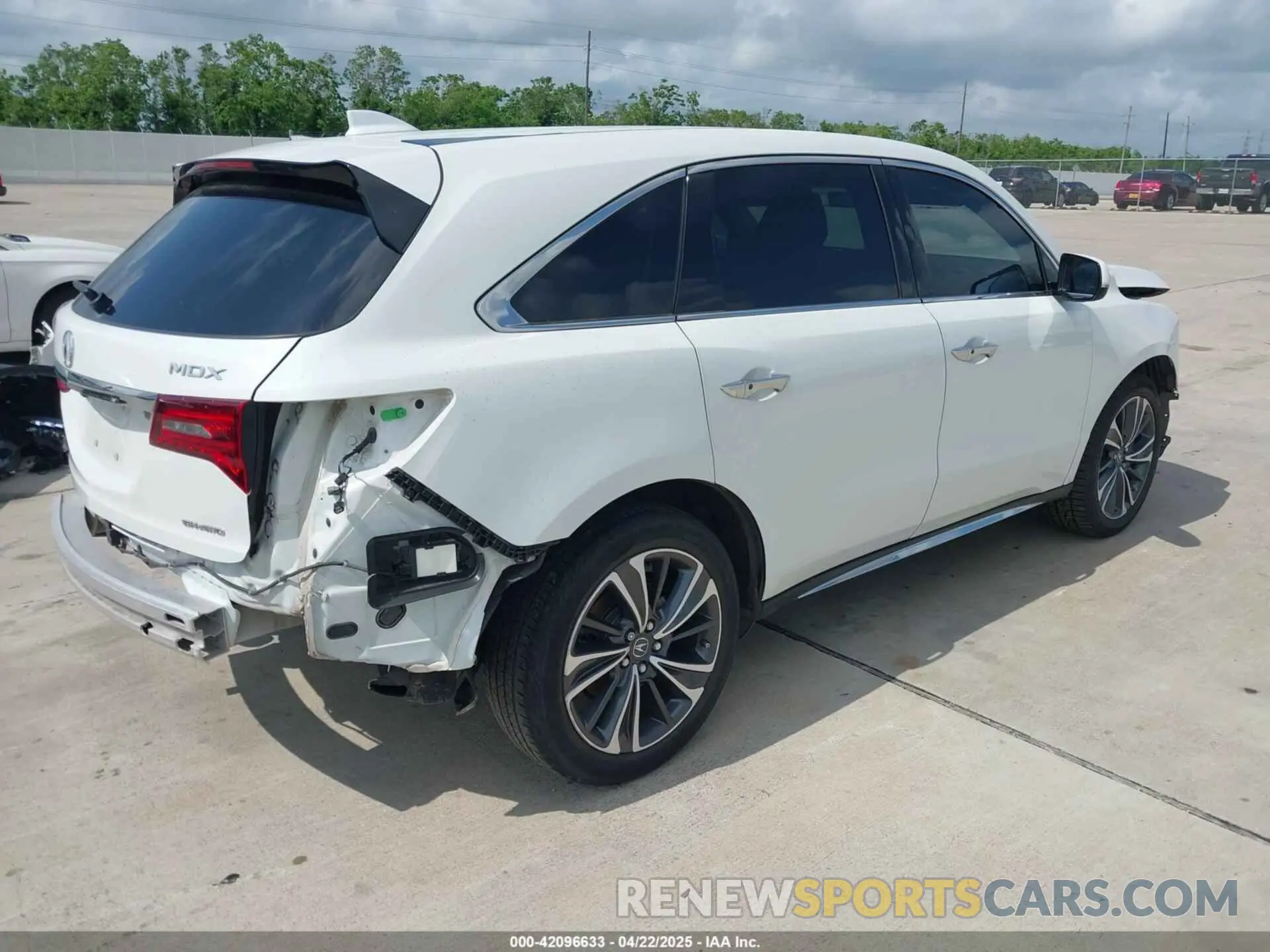 4 Photograph of a damaged car 5J8YD4H53LL023341 ACURA MDX 2020