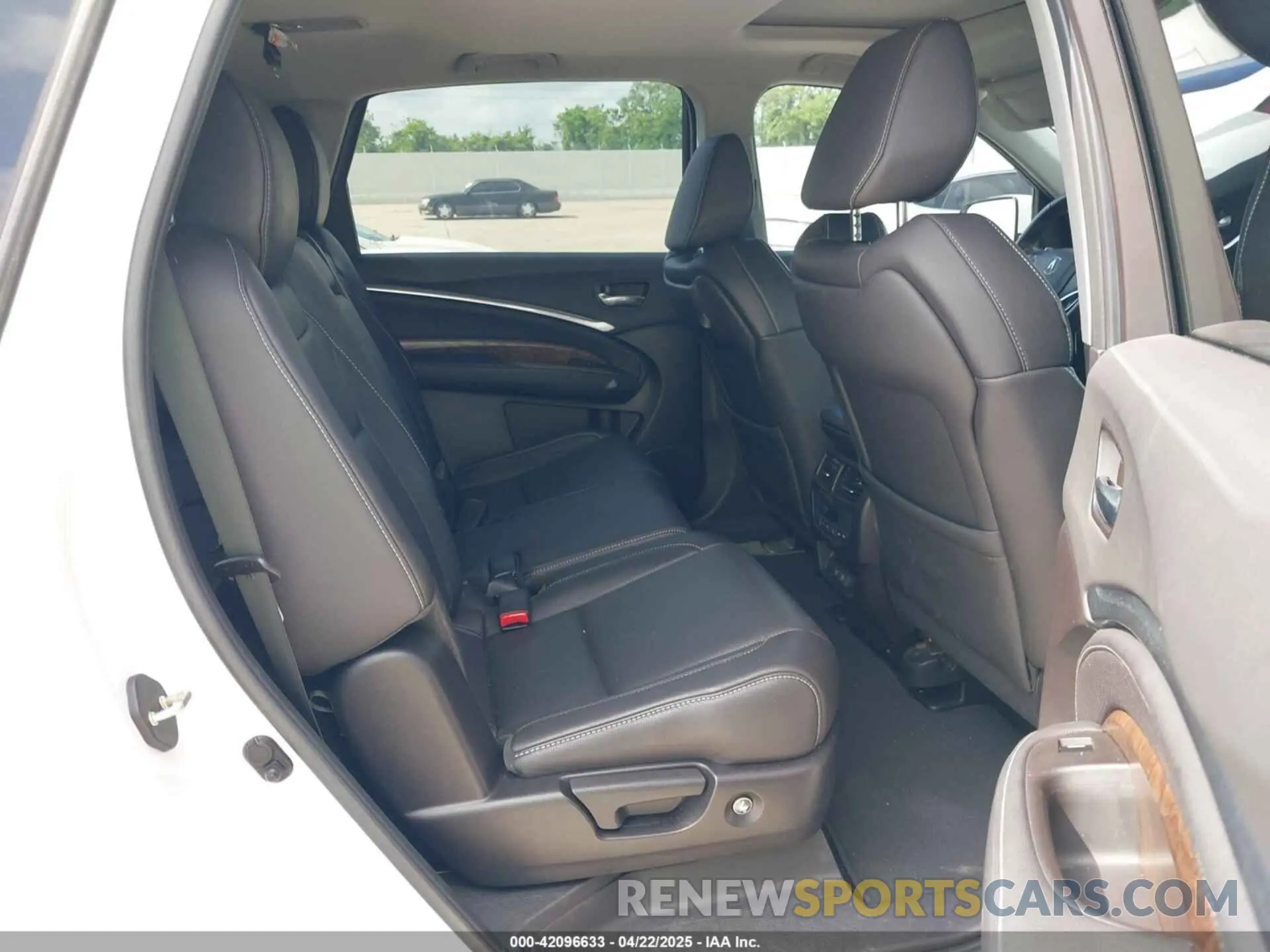 8 Photograph of a damaged car 5J8YD4H53LL023341 ACURA MDX 2020