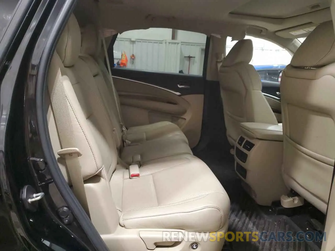 11 Photograph of a damaged car 5J8YD4H54LL012624 ACURA MDX 2020