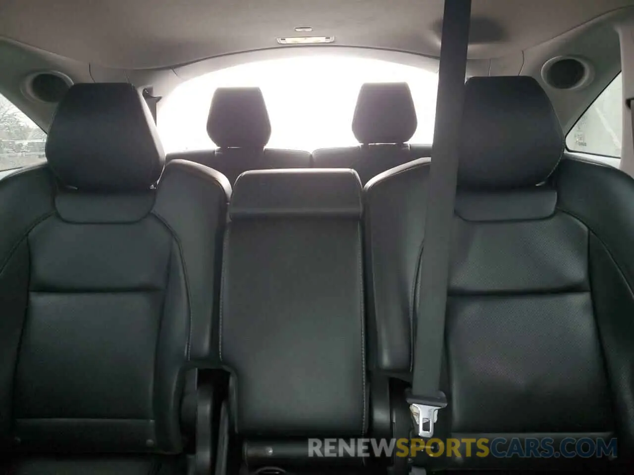 10 Photograph of a damaged car 5J8YD4H54LL047454 ACURA MDX 2020