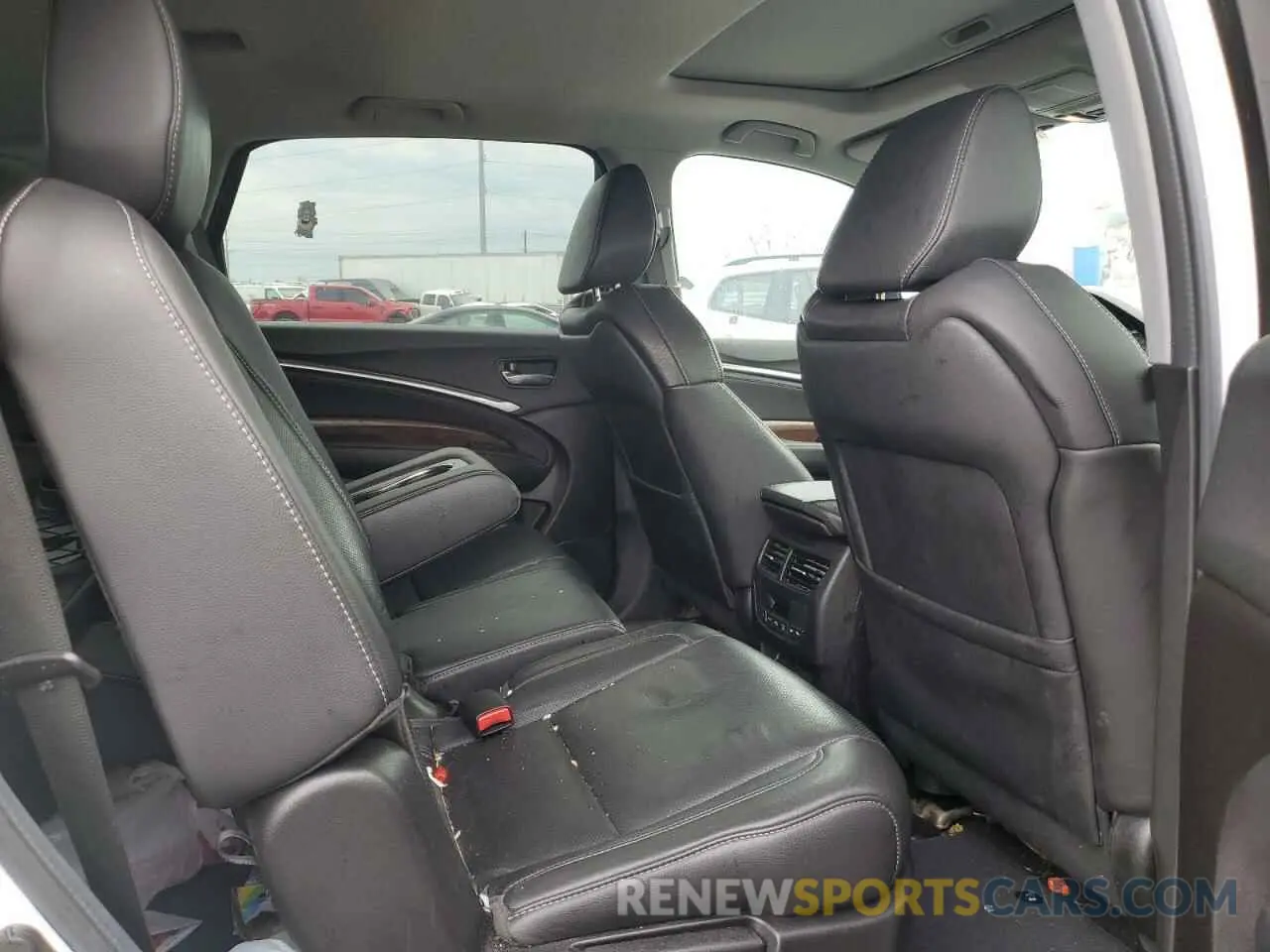 11 Photograph of a damaged car 5J8YD4H56LL042823 ACURA MDX 2020