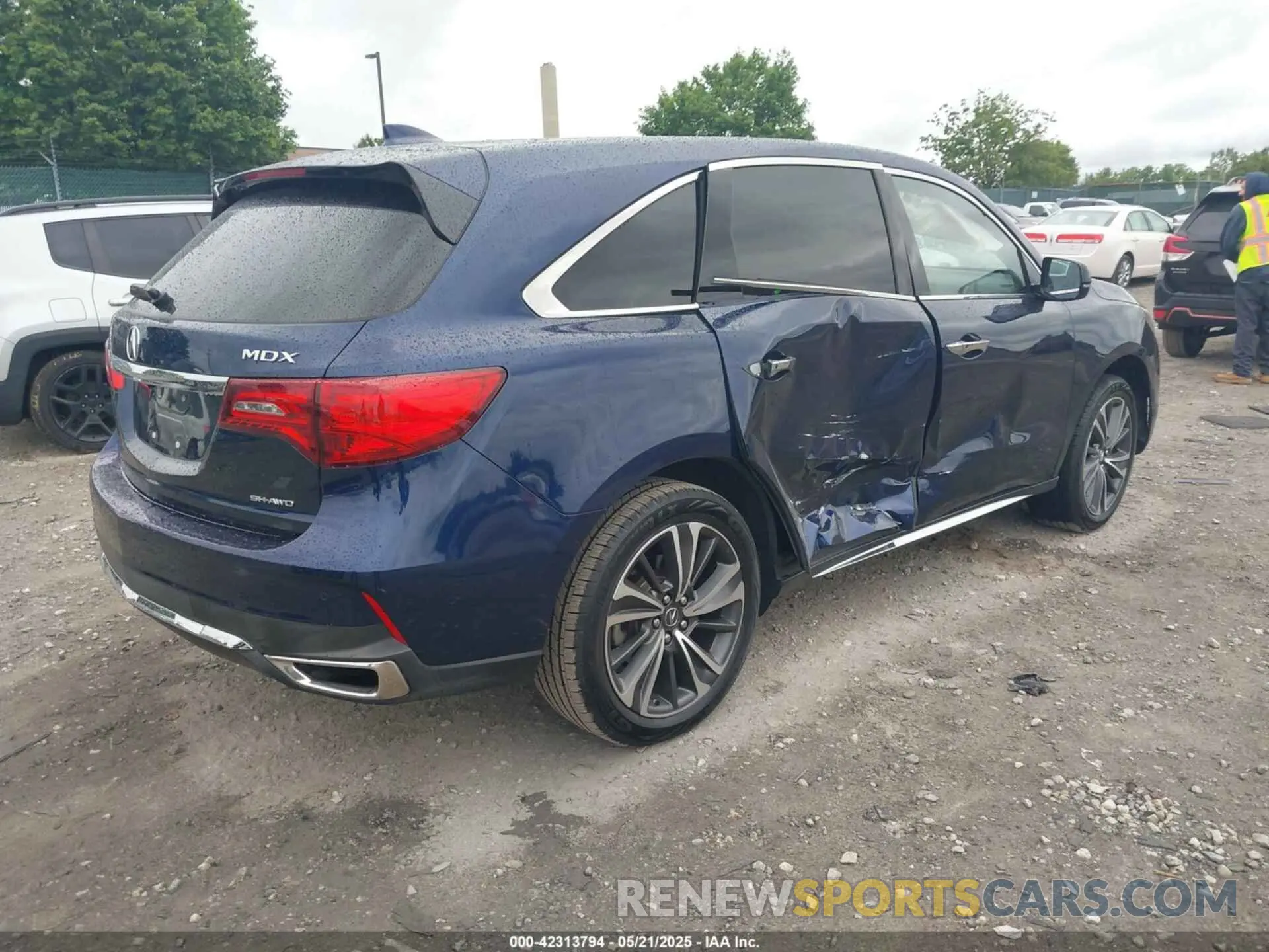 4 Photograph of a damaged car 5J8YD4H57LL003061 ACURA MDX 2020