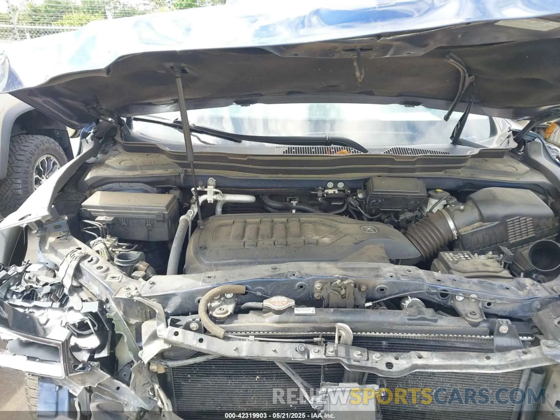 10 Photograph of a damaged car 5J8YD4H57LL007160 ACURA MDX 2020