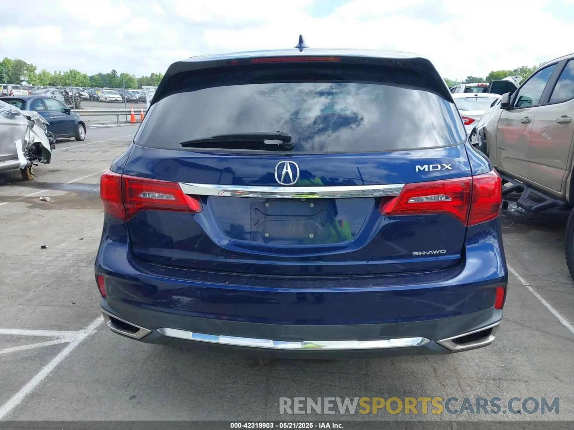 17 Photograph of a damaged car 5J8YD4H57LL007160 ACURA MDX 2020