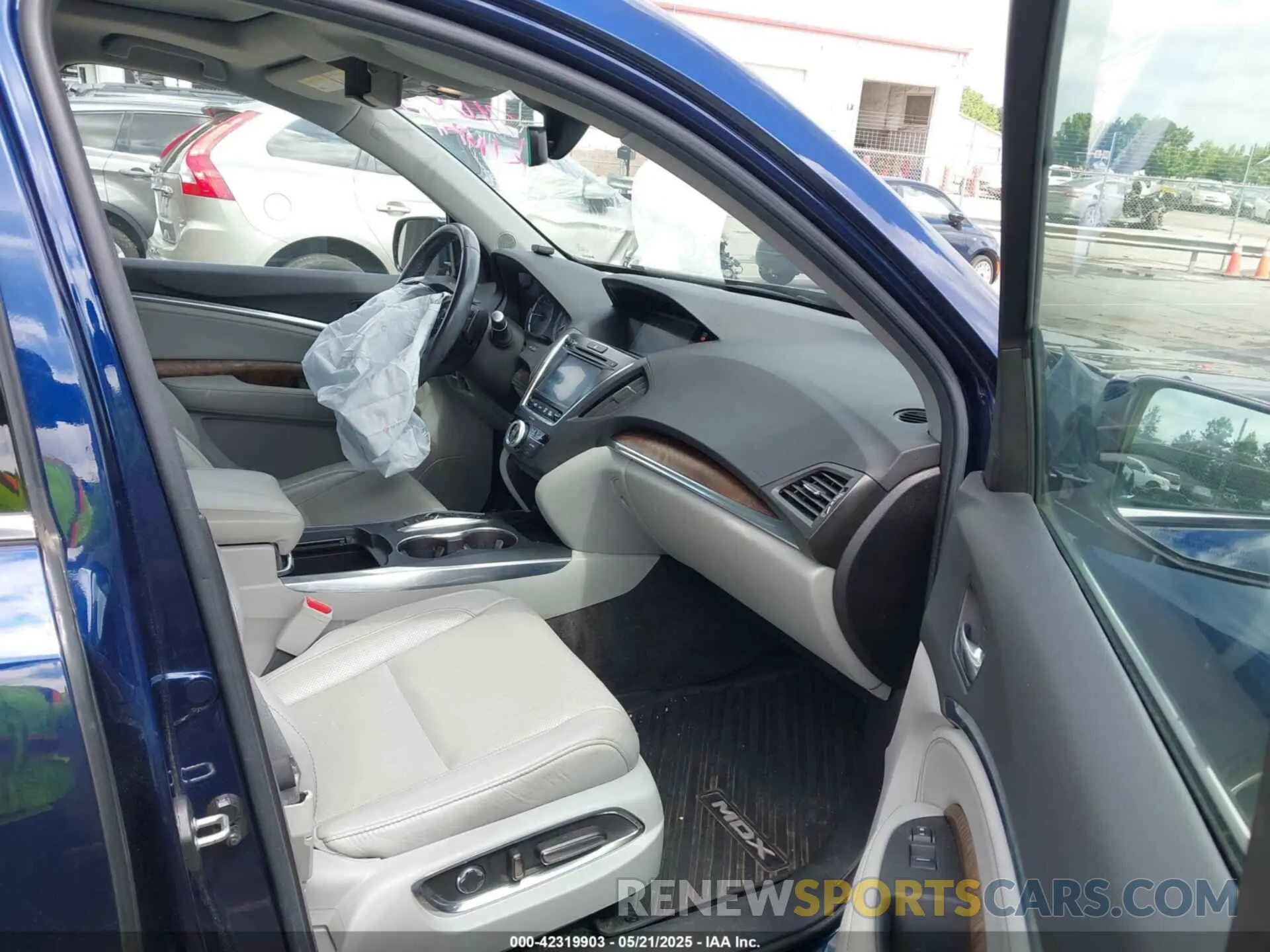 5 Photograph of a damaged car 5J8YD4H57LL007160 ACURA MDX 2020