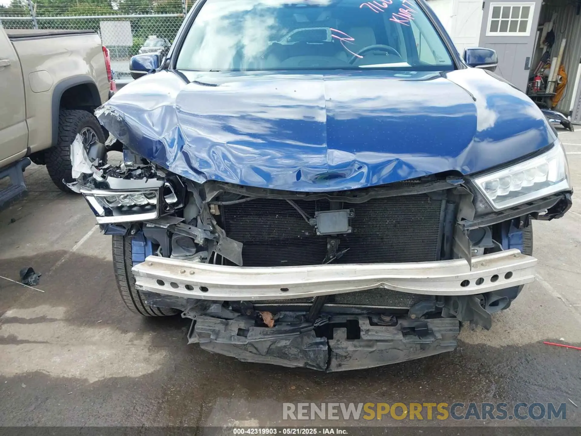 6 Photograph of a damaged car 5J8YD4H57LL007160 ACURA MDX 2020