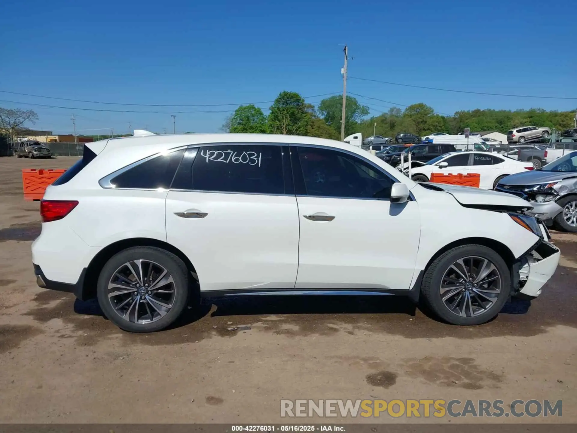 13 Photograph of a damaged car 5J8YD4H58LL033895 ACURA MDX 2020