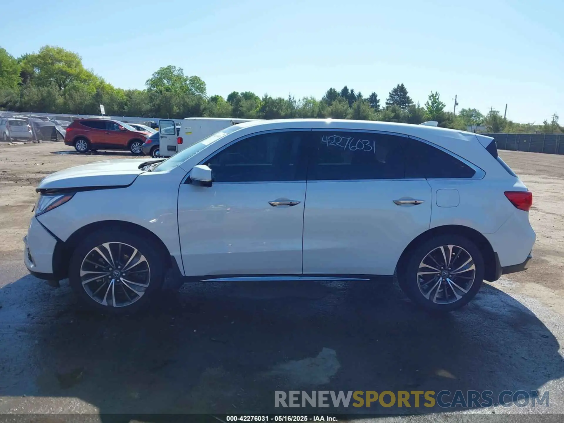 14 Photograph of a damaged car 5J8YD4H58LL033895 ACURA MDX 2020