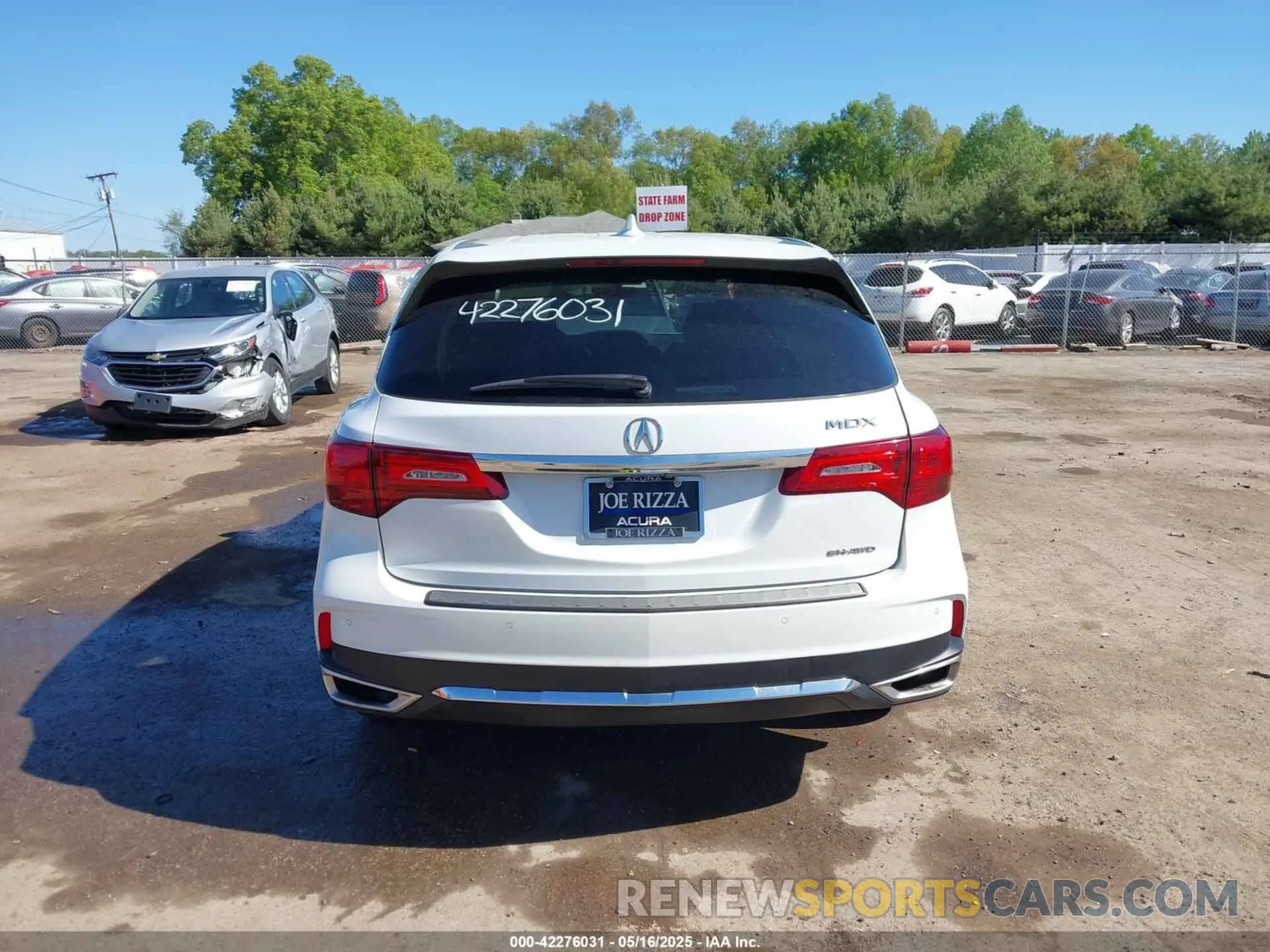 16 Photograph of a damaged car 5J8YD4H58LL033895 ACURA MDX 2020