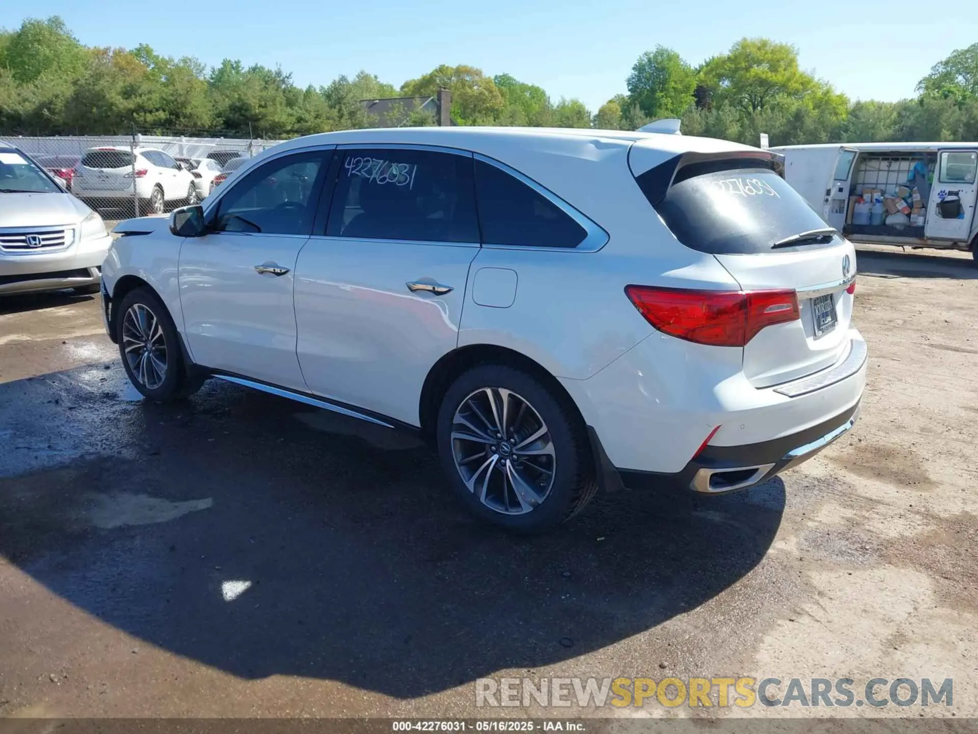 3 Photograph of a damaged car 5J8YD4H58LL033895 ACURA MDX 2020