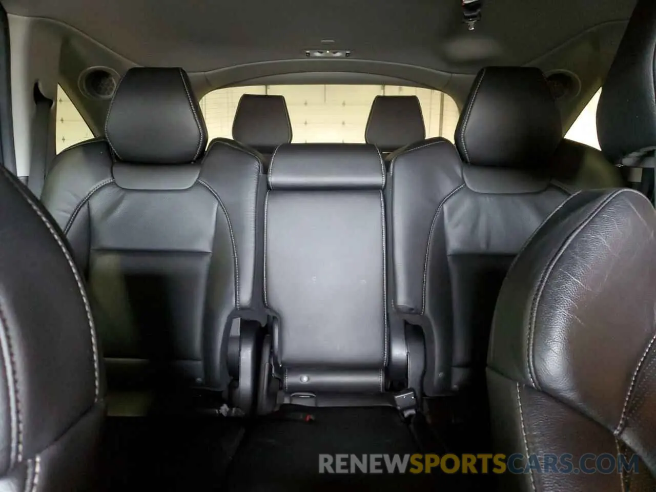 10 Photograph of a damaged car 5J8YD4H59LL017964 ACURA MDX 2020