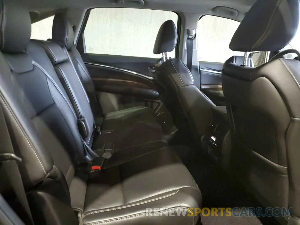 11 Photograph of a damaged car 5J8YD4H59LL017964 ACURA MDX 2020