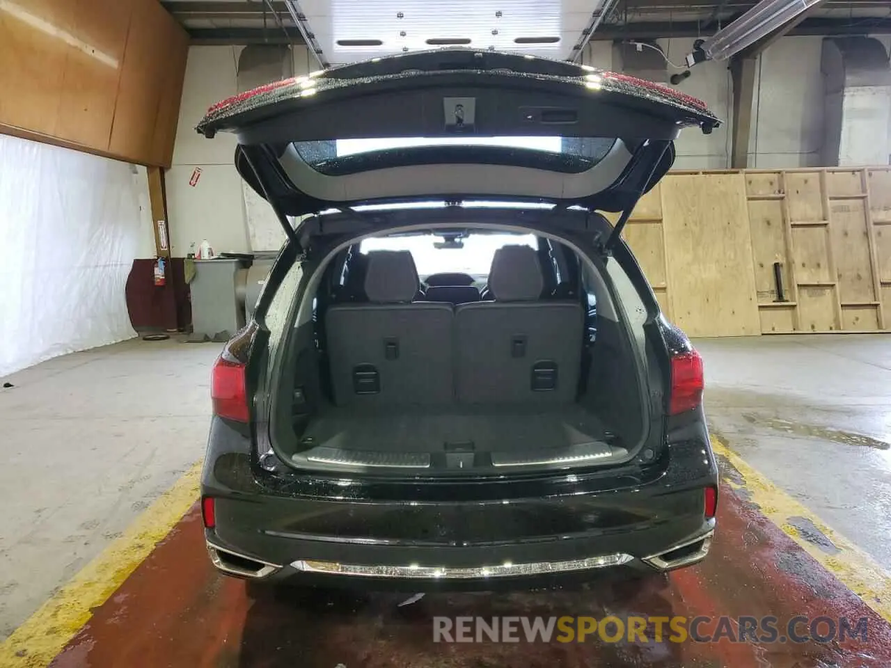 6 Photograph of a damaged car 5J8YD4H59LL017964 ACURA MDX 2020