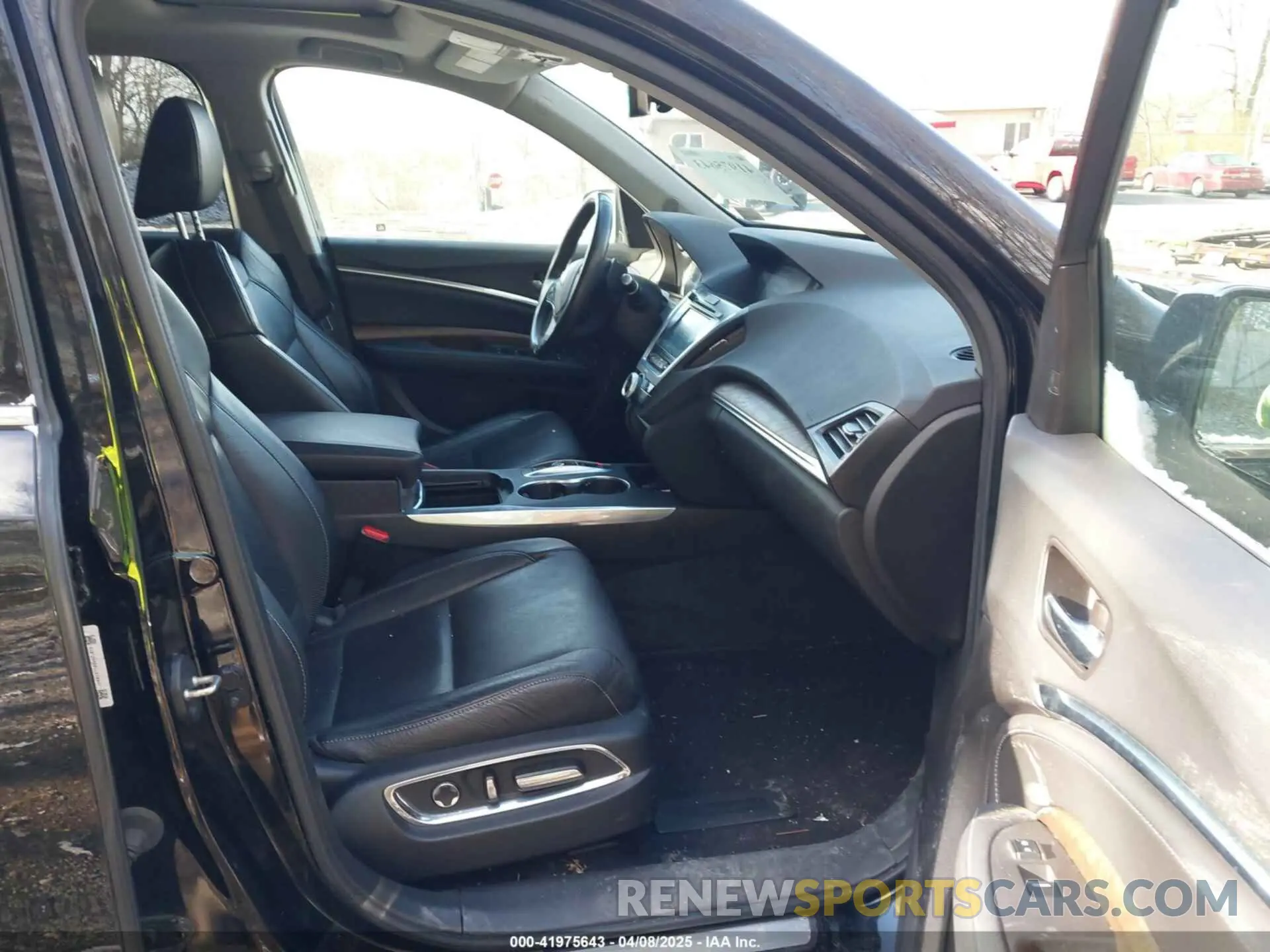 5 Photograph of a damaged car 5J8YD4H59LL019987 ACURA MDX 2020
