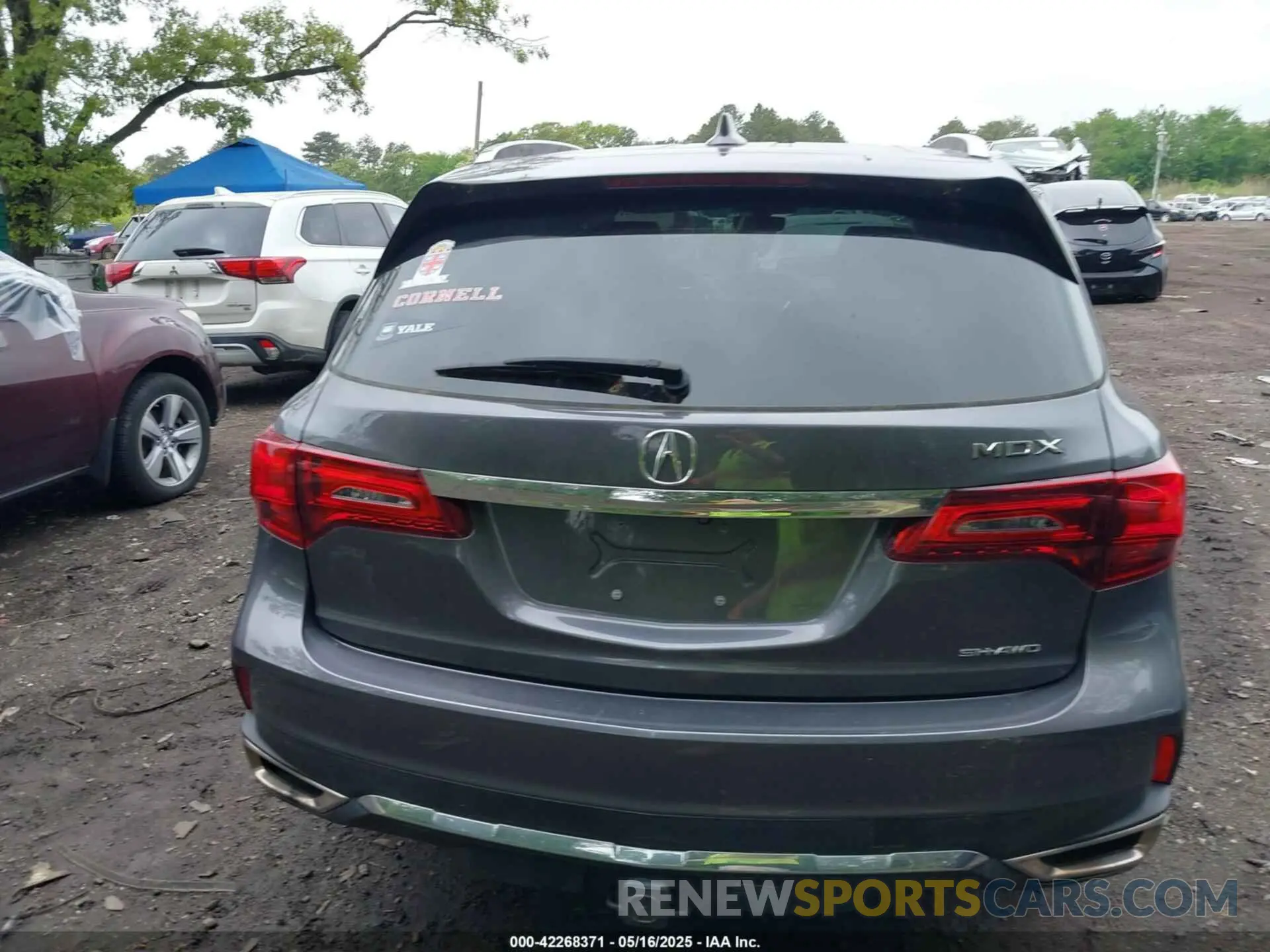 16 Photograph of a damaged car 5J8YD4H59LL033422 ACURA MDX 2020