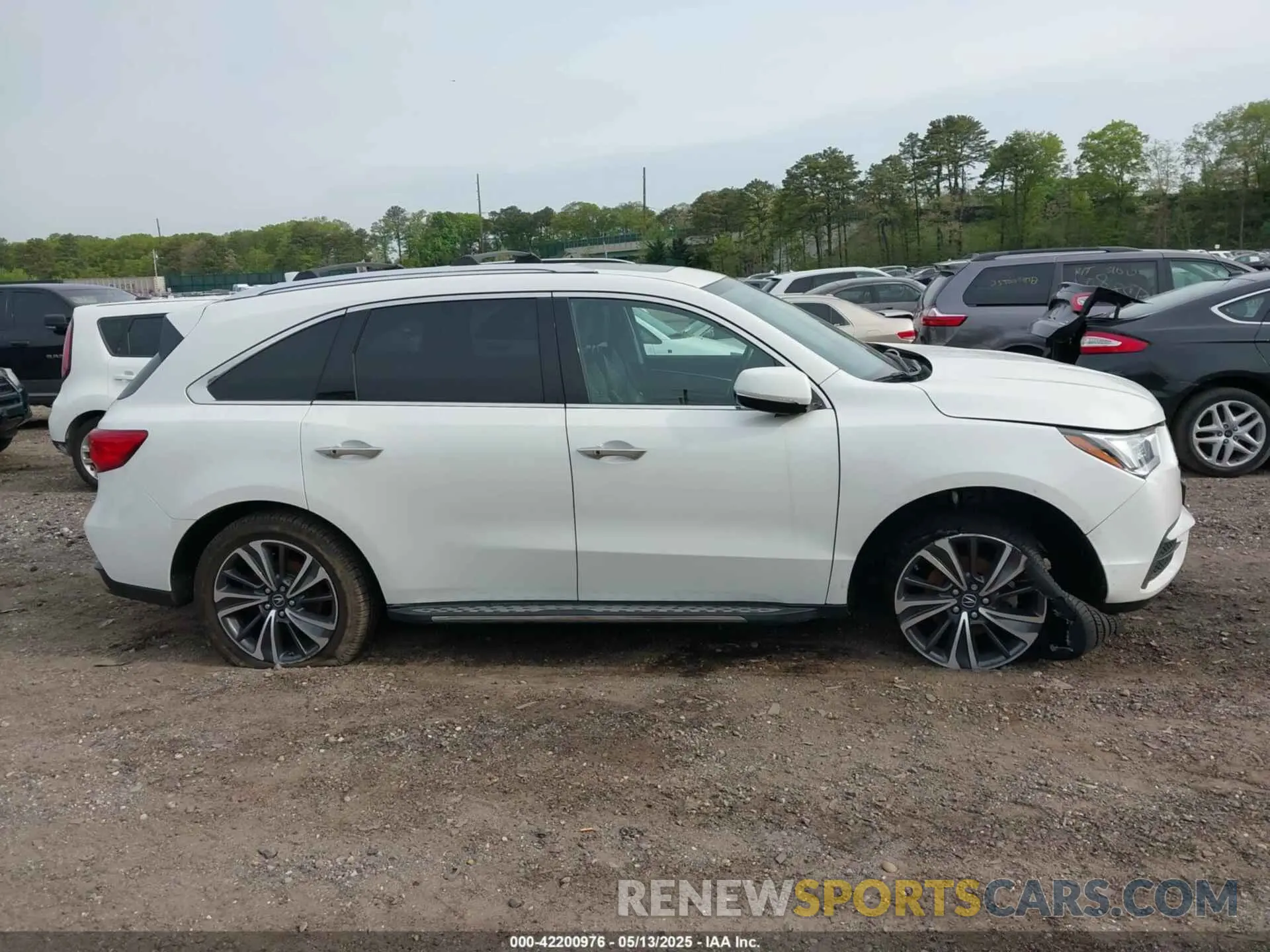 13 Photograph of a damaged car 5J8YD4H5XLL005970 ACURA MDX 2020