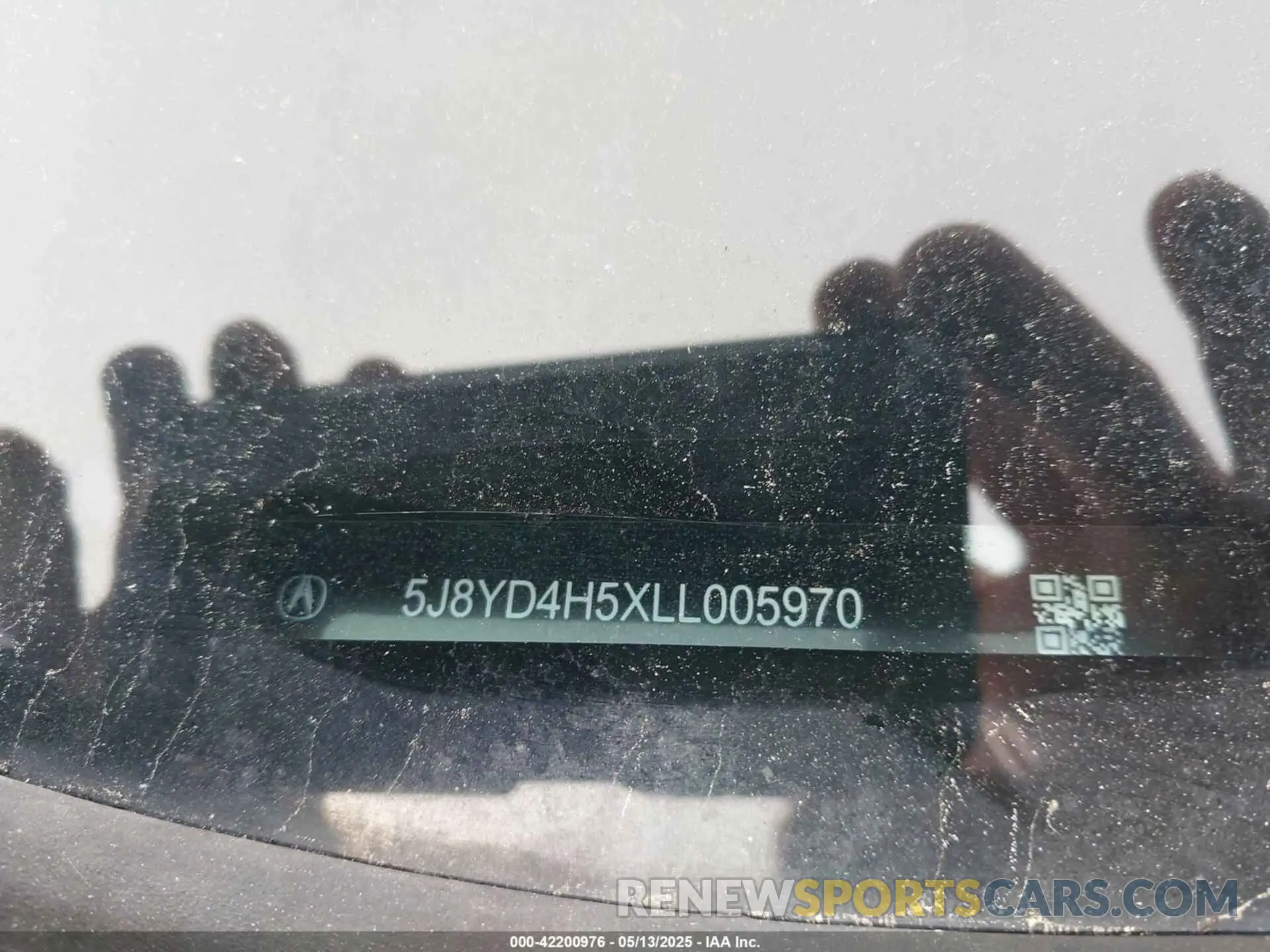 17 Photograph of a damaged car 5J8YD4H5XLL005970 ACURA MDX 2020