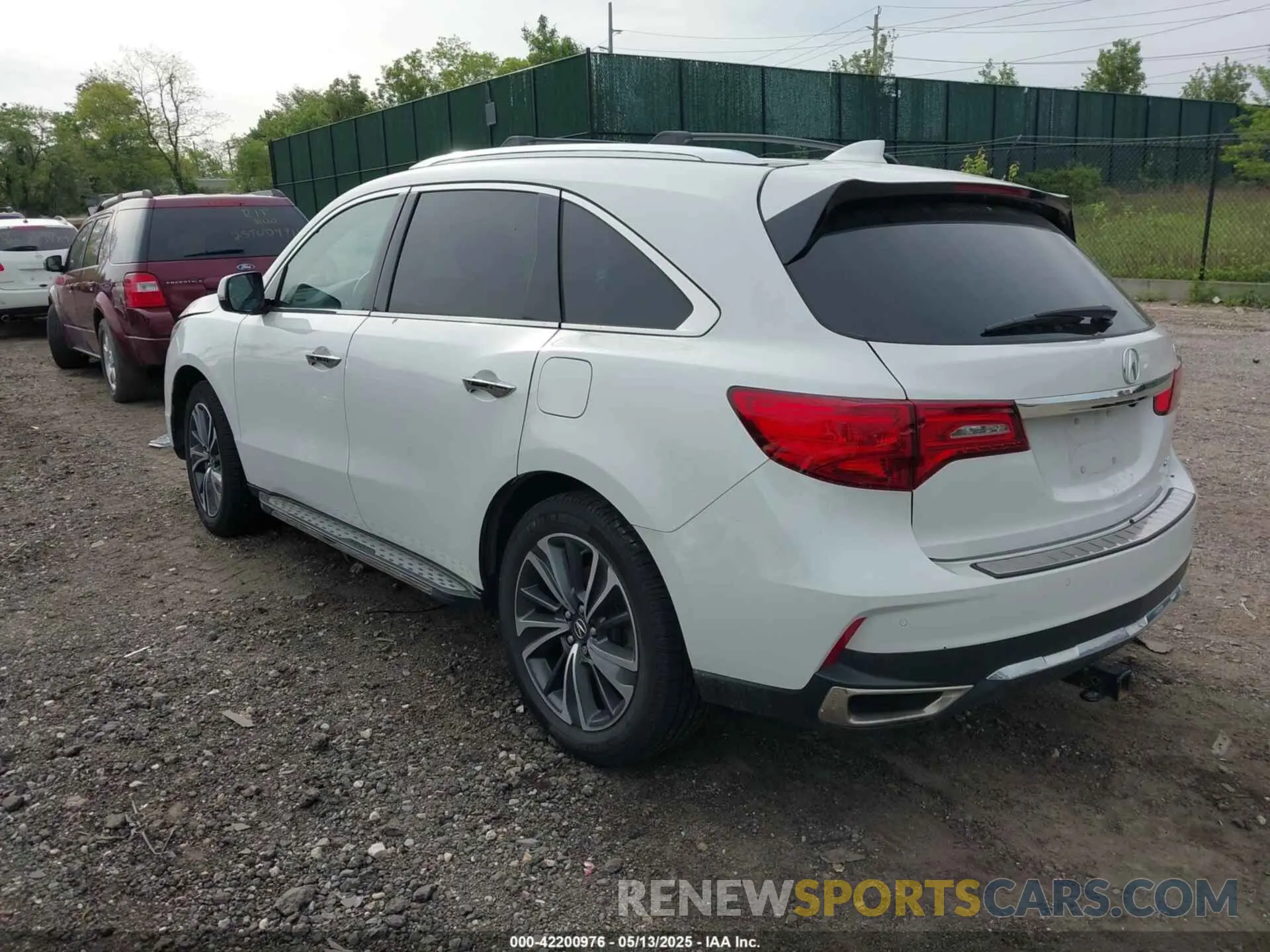 3 Photograph of a damaged car 5J8YD4H5XLL005970 ACURA MDX 2020
