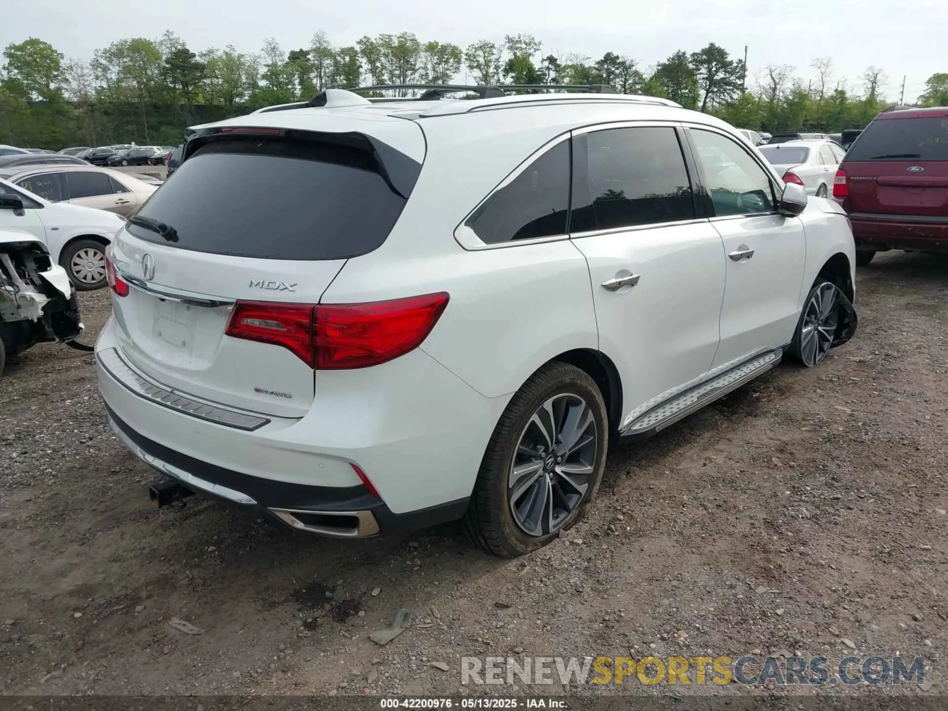 4 Photograph of a damaged car 5J8YD4H5XLL005970 ACURA MDX 2020