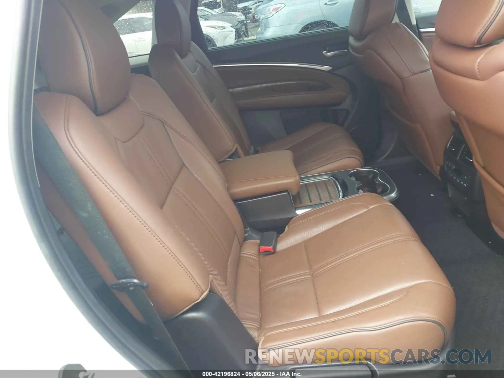 8 Photograph of a damaged car 5J8YD4H80LL025946 ACURA MDX 2020