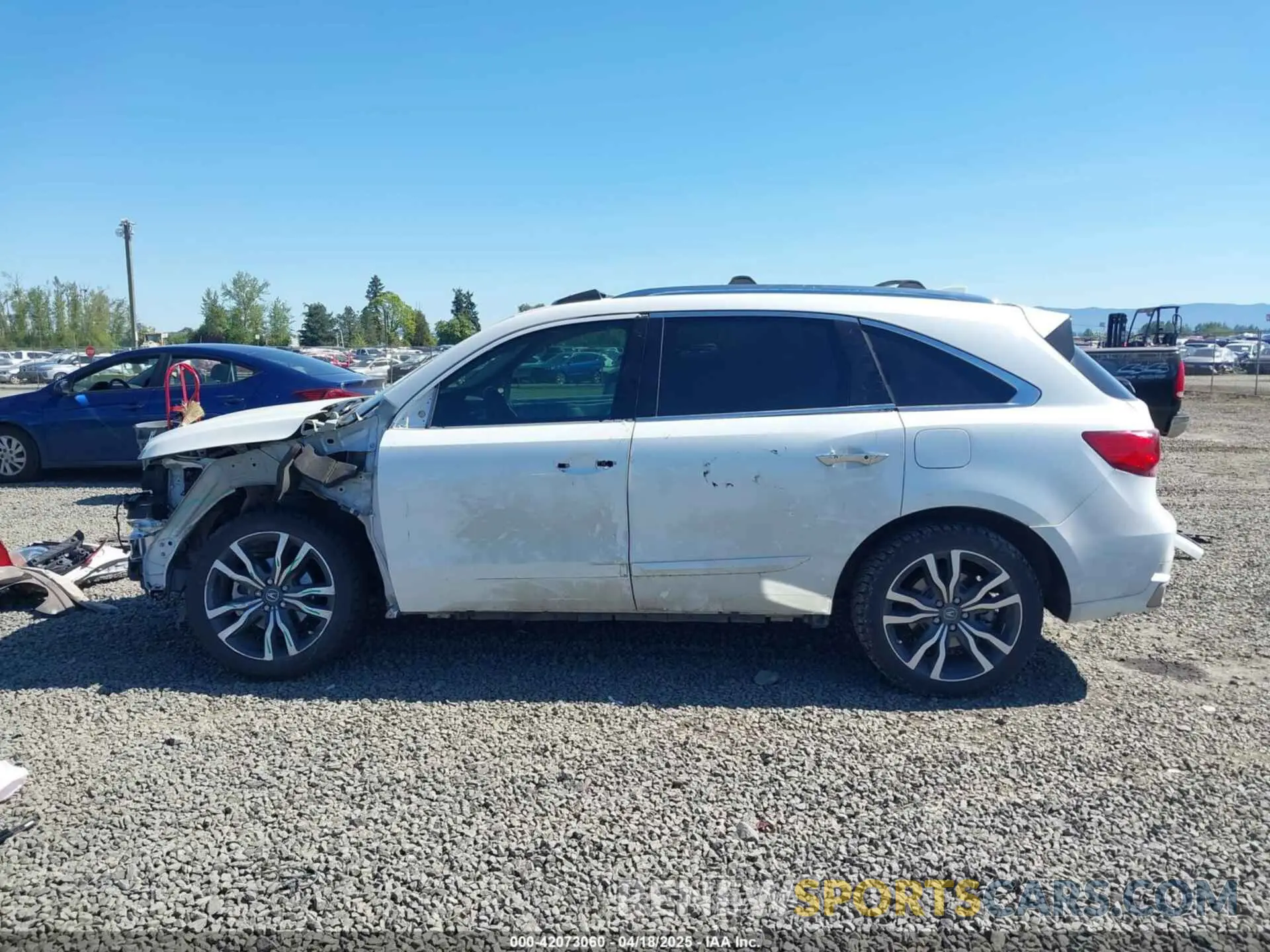 15 Photograph of a damaged car 5J8YD4H84LL028655 ACURA MDX 2020