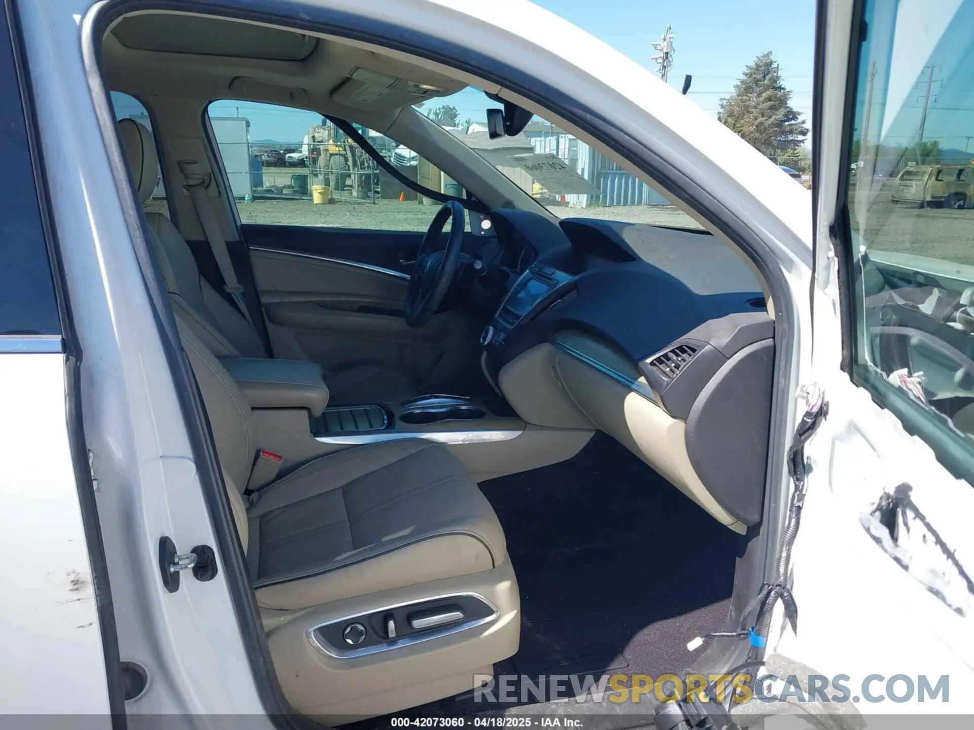 5 Photograph of a damaged car 5J8YD4H84LL028655 ACURA MDX 2020