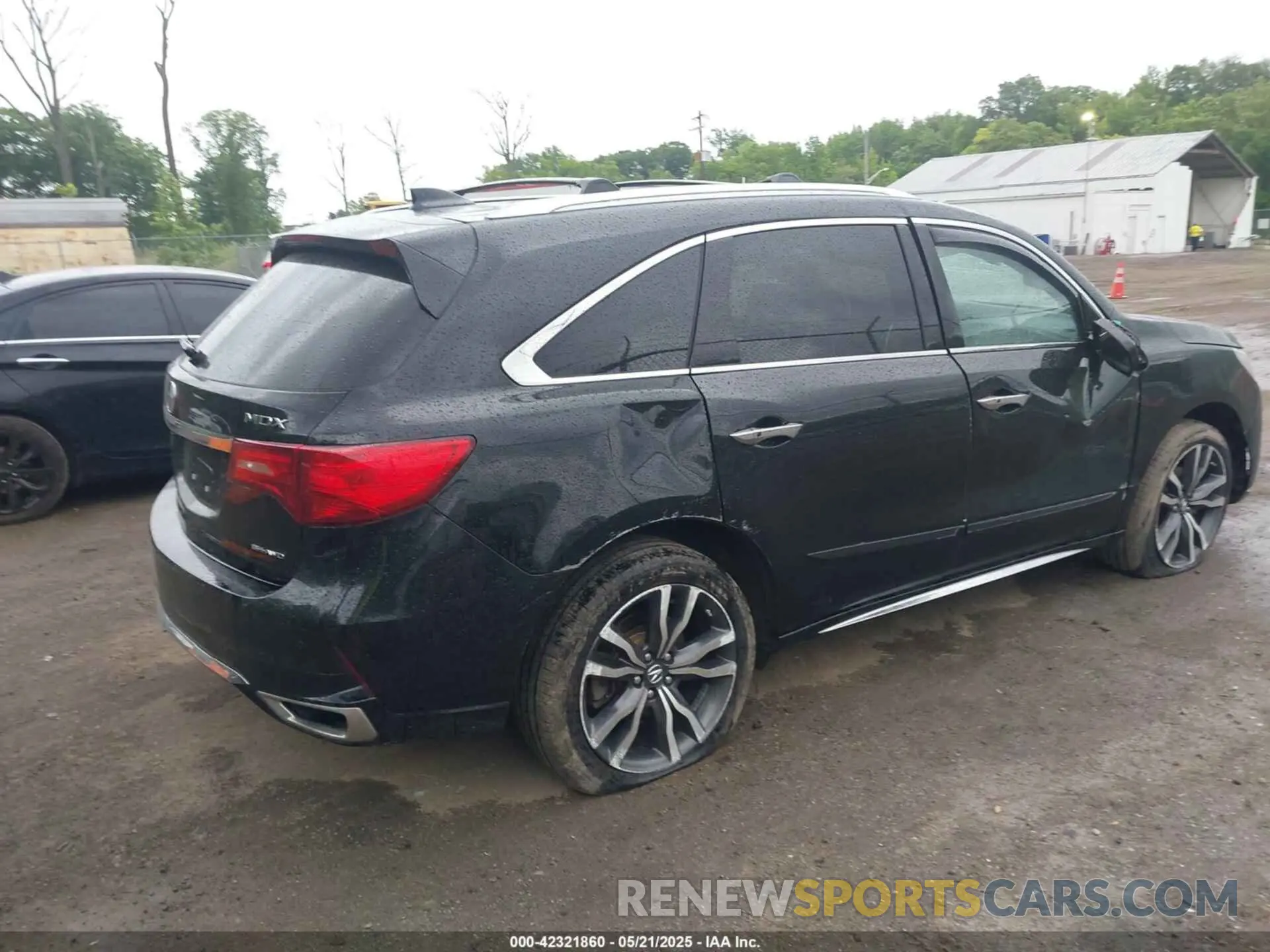 4 Photograph of a damaged car 5J8YD4H8XLL014470 ACURA MDX 2020