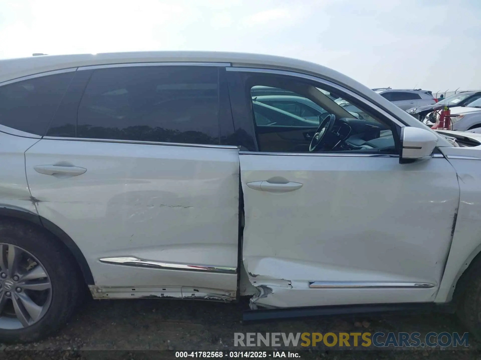 14 Photograph of a damaged car 5J8YD9H31NL000493 ACURA MDX 2022