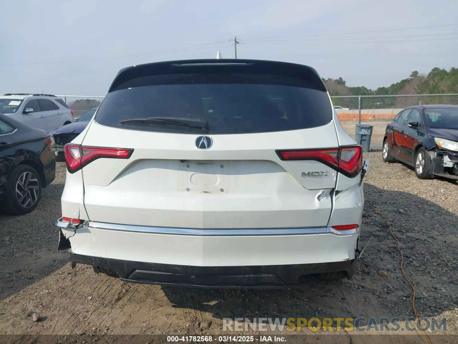 17 Photograph of a damaged car 5J8YD9H31NL000493 ACURA MDX 2022