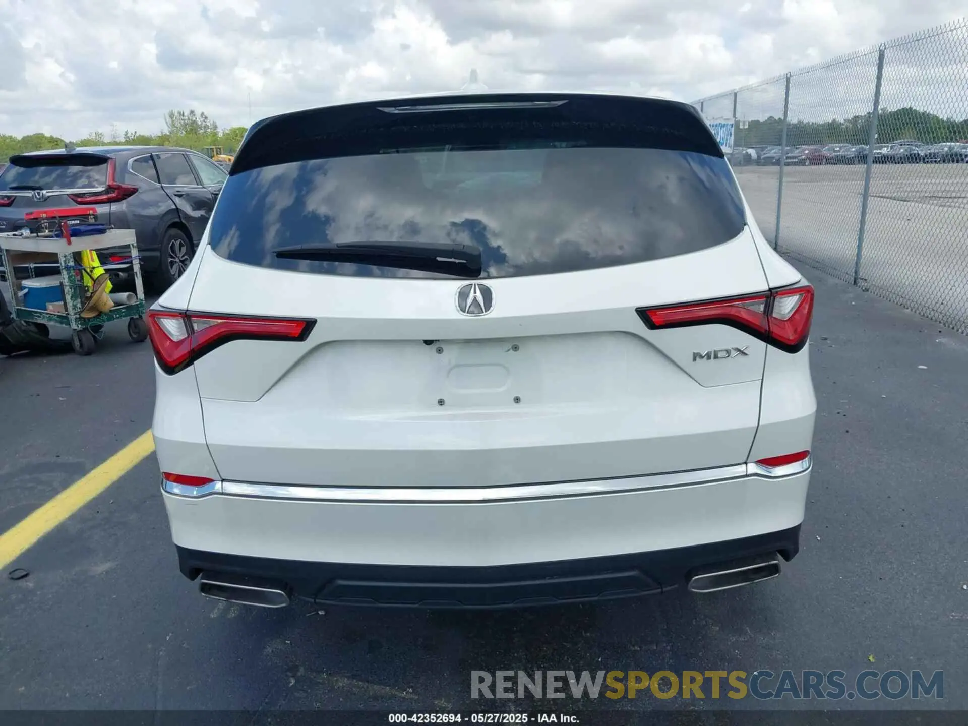 16 Photograph of a damaged car 5J8YD9H33NL009924 ACURA MDX 2022