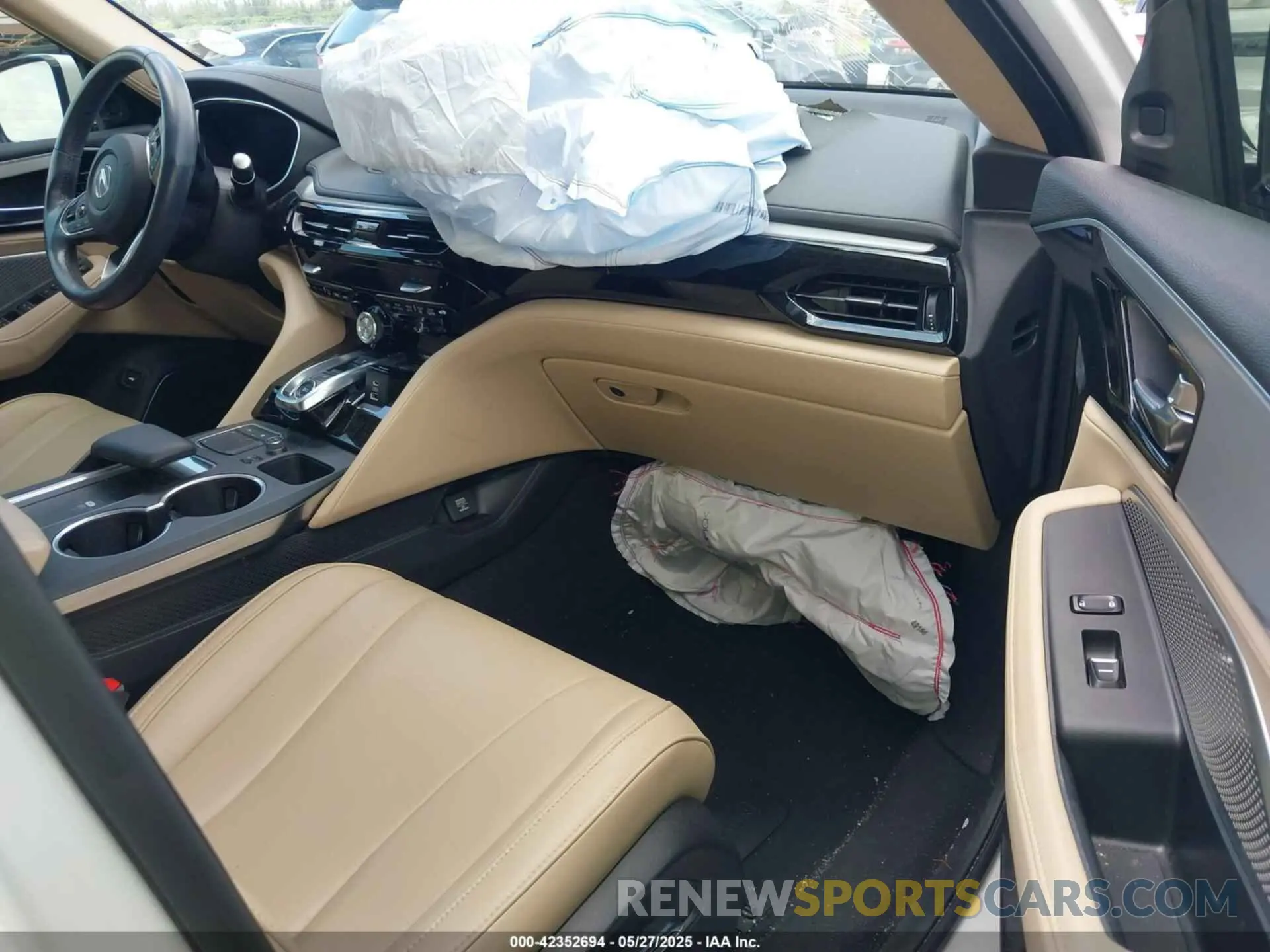 5 Photograph of a damaged car 5J8YD9H33NL009924 ACURA MDX 2022