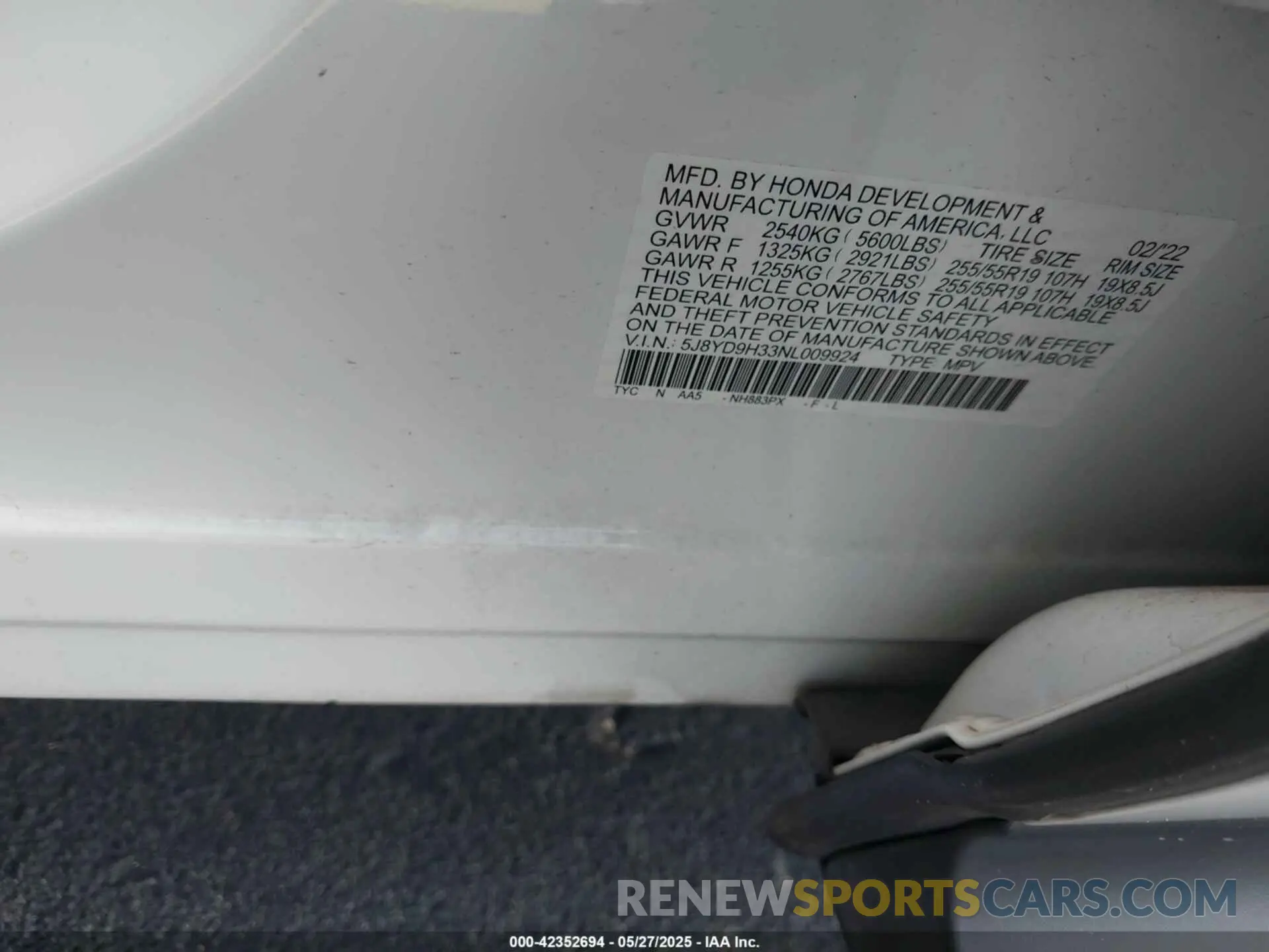 9 Photograph of a damaged car 5J8YD9H33NL009924 ACURA MDX 2022