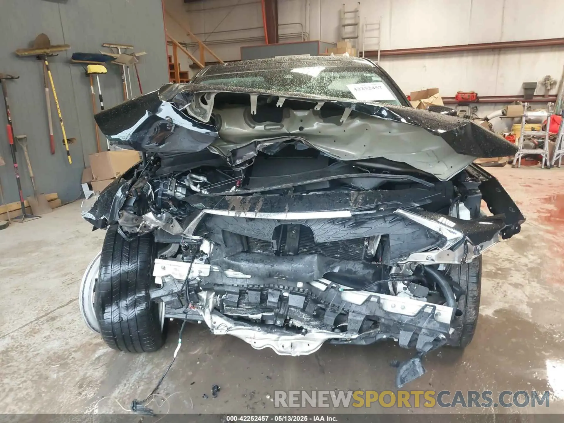 11 Photograph of a damaged car 5J8YD9H40NL011459 ACURA MDX 2022