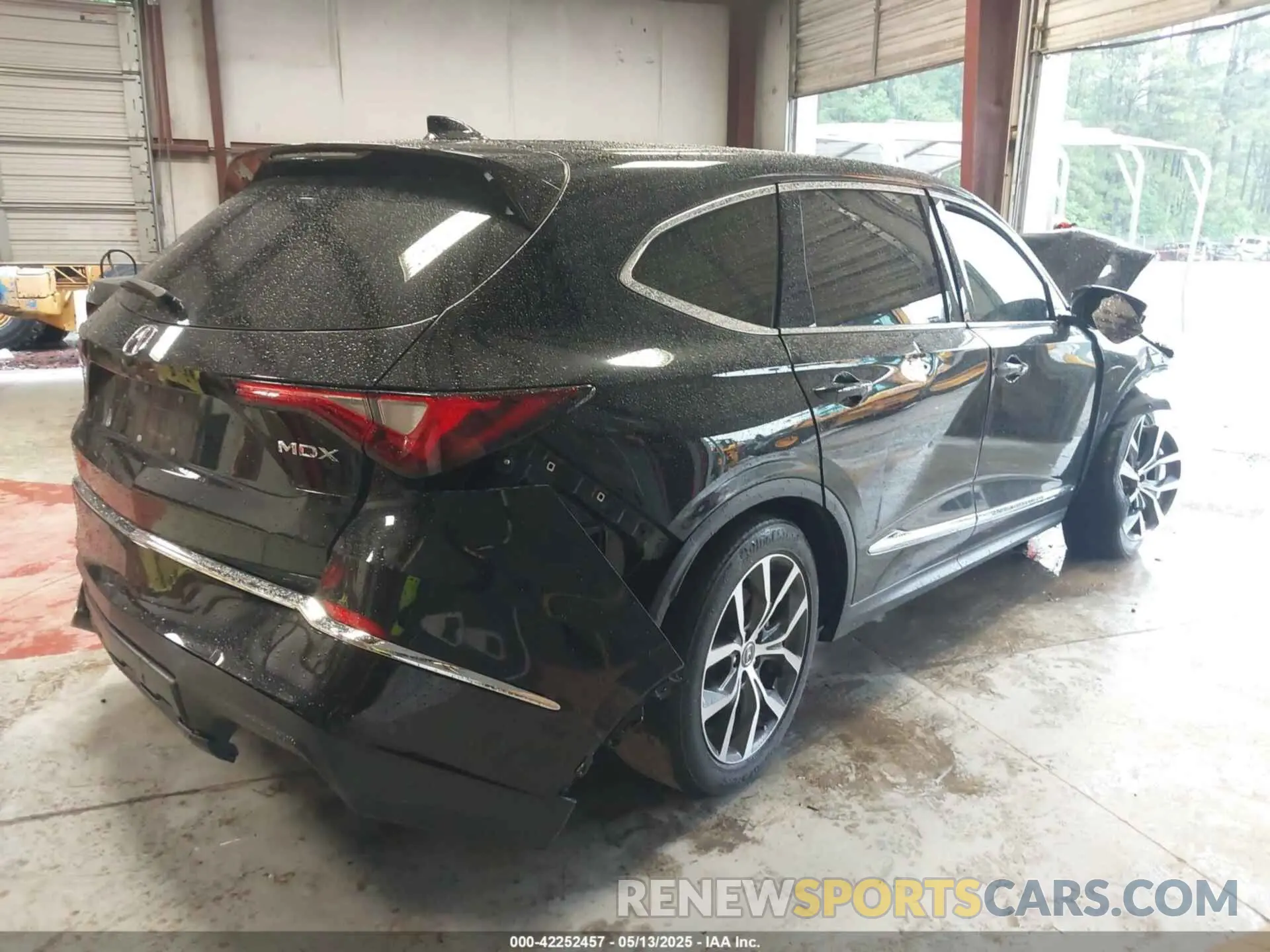 4 Photograph of a damaged car 5J8YD9H40NL011459 ACURA MDX 2022