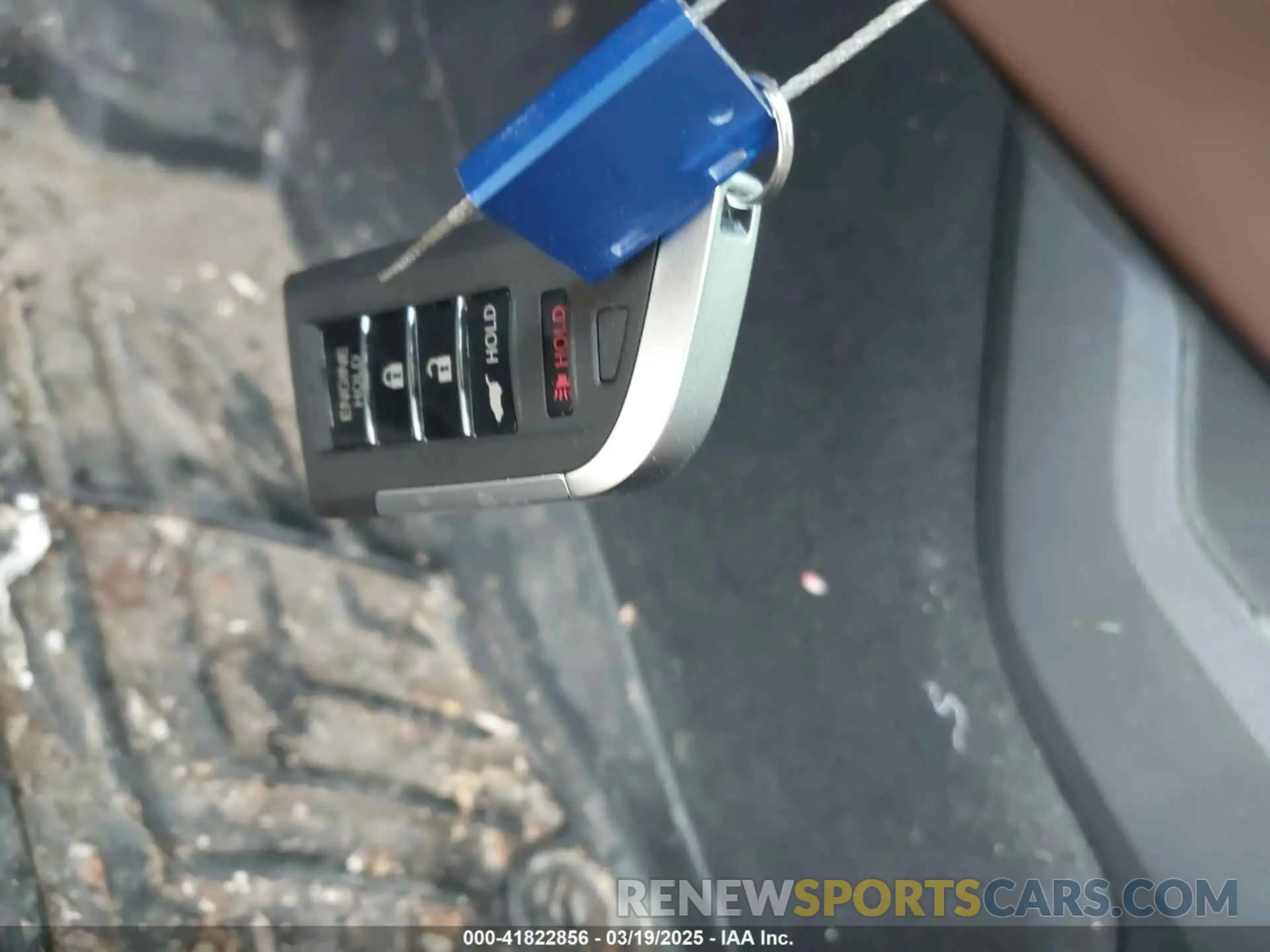 11 Photograph of a damaged car 5J8YD9H41NL012345 ACURA MDX 2022