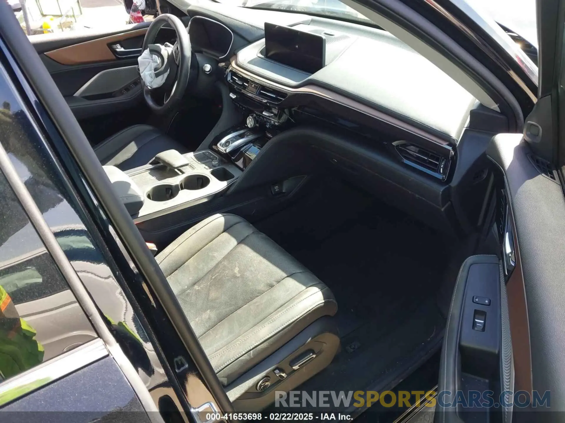 5 Photograph of a damaged car 5J8YD9H43NL001430 ACURA MDX 2022