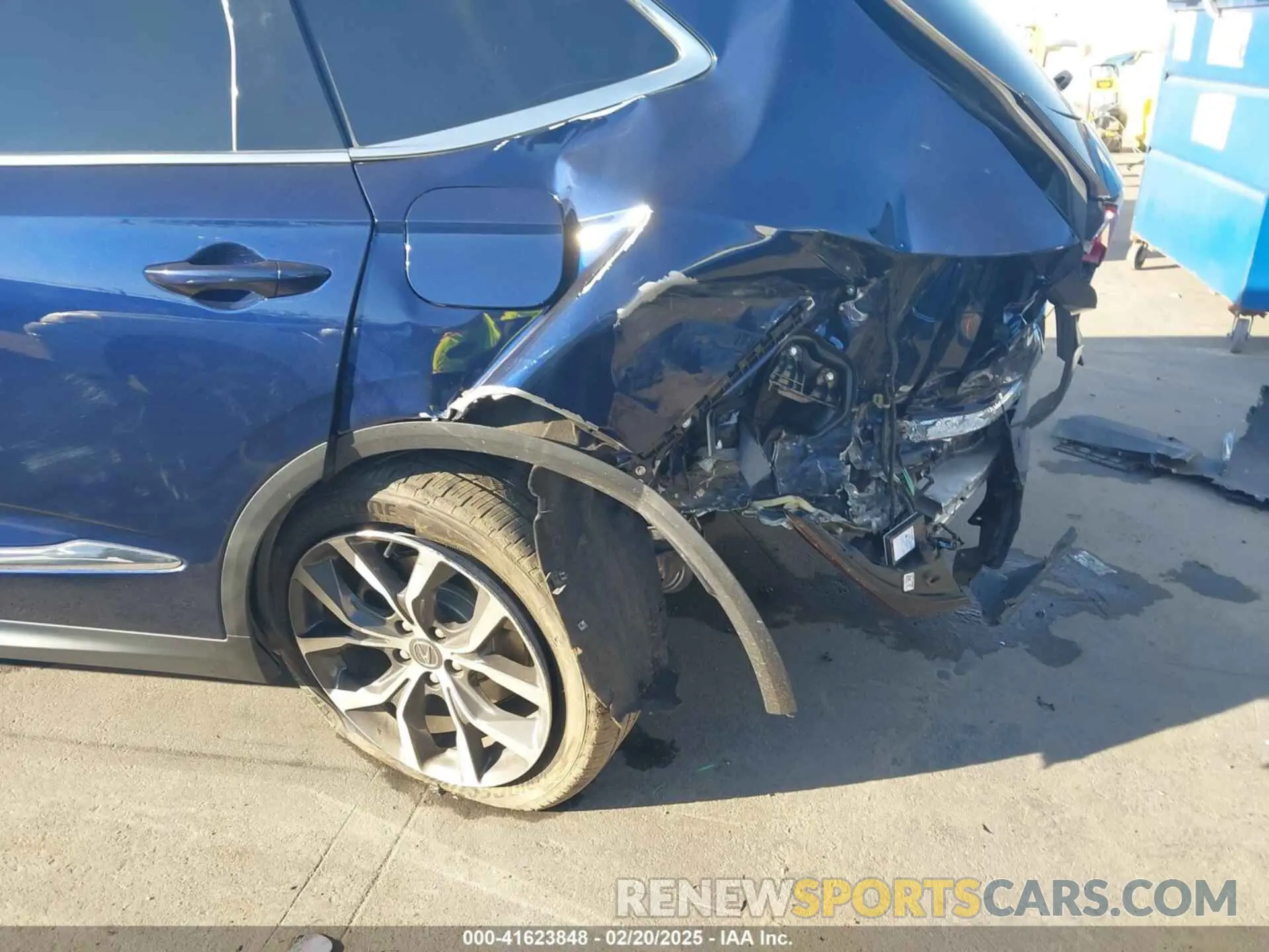 6 Photograph of a damaged car 5J8YD9H44NL007981 ACURA MDX 2022
