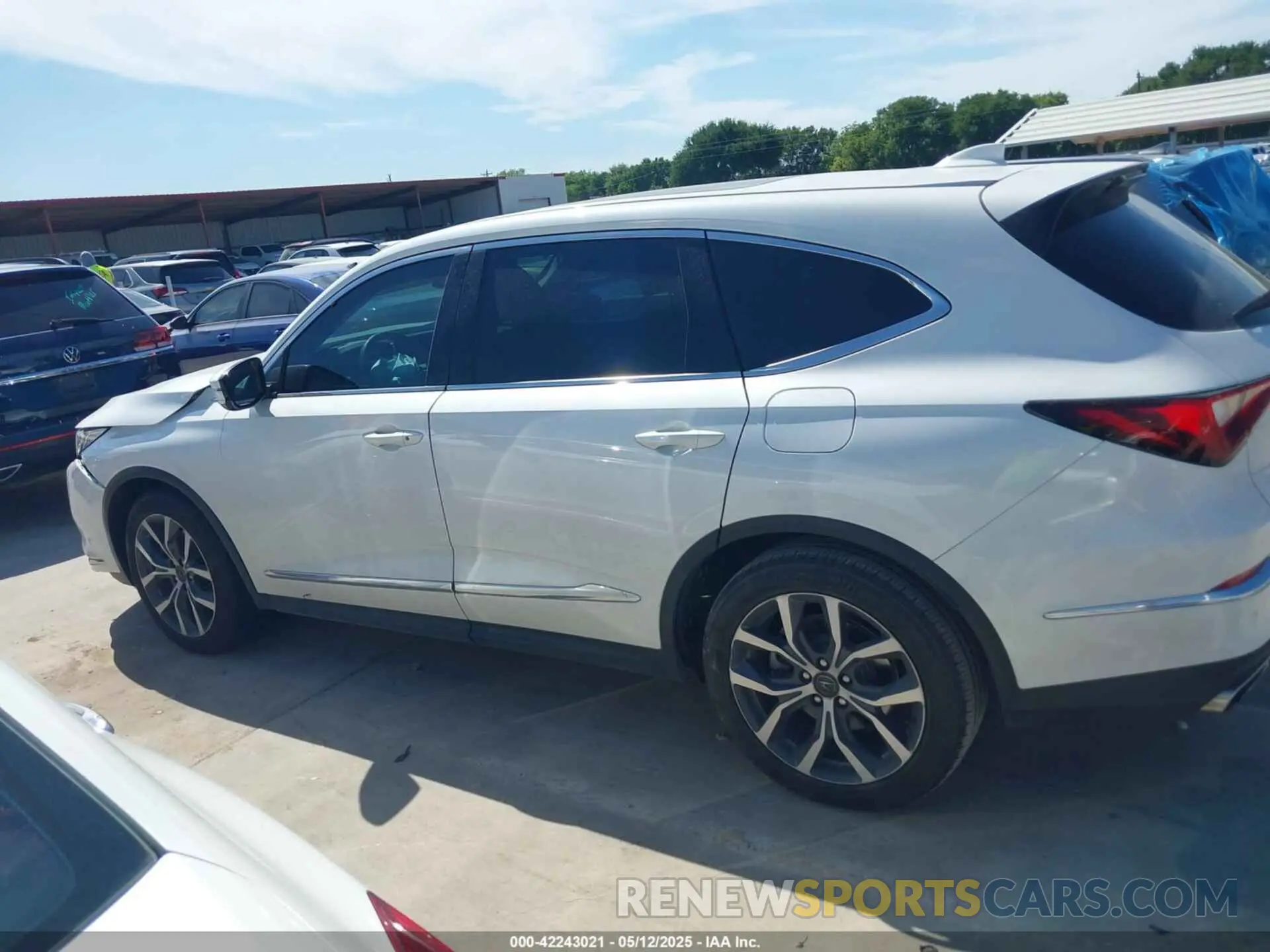 14 Photograph of a damaged car 5J8YD9H45NL011599 ACURA MDX 2022