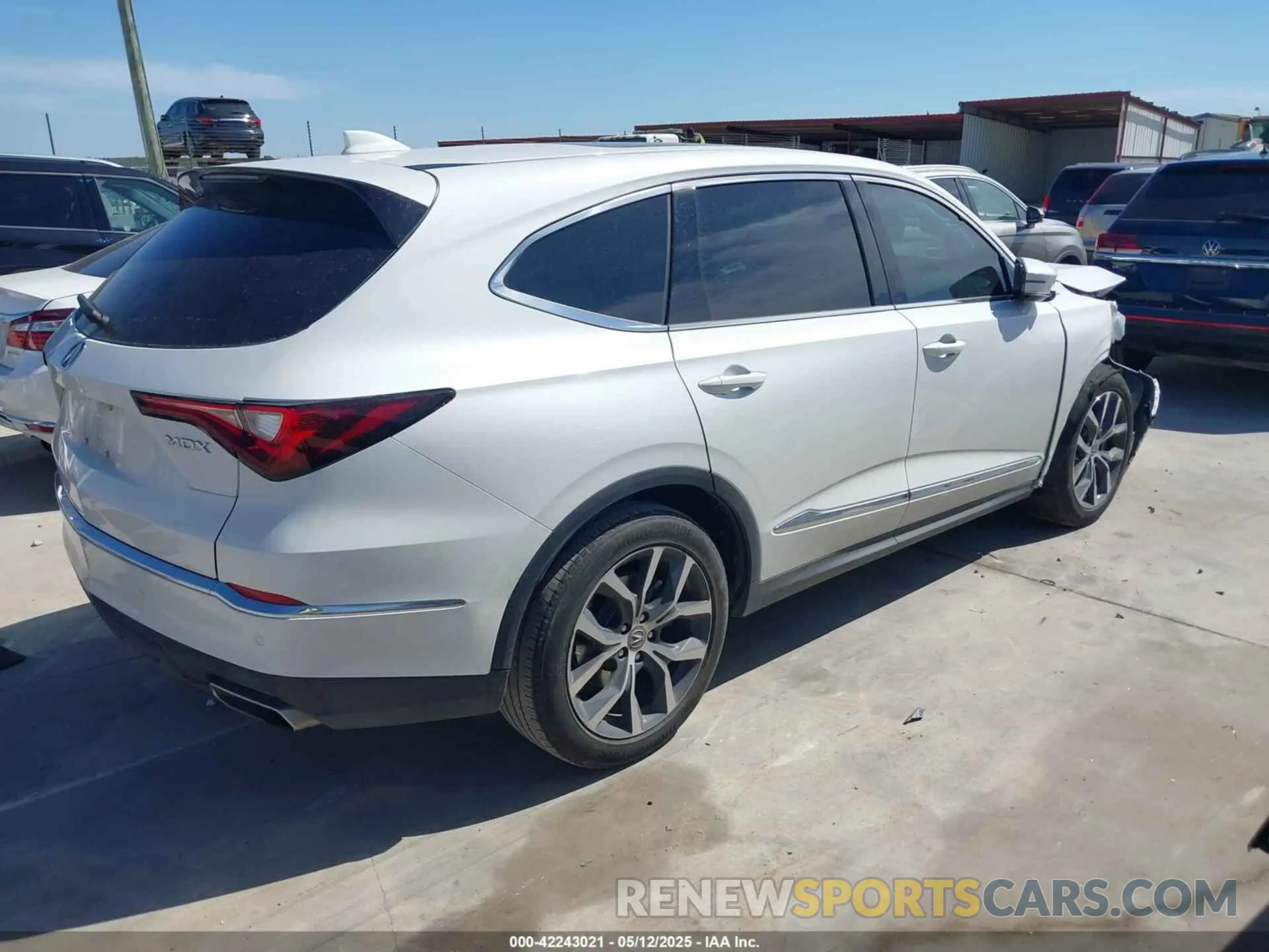 4 Photograph of a damaged car 5J8YD9H45NL011599 ACURA MDX 2022