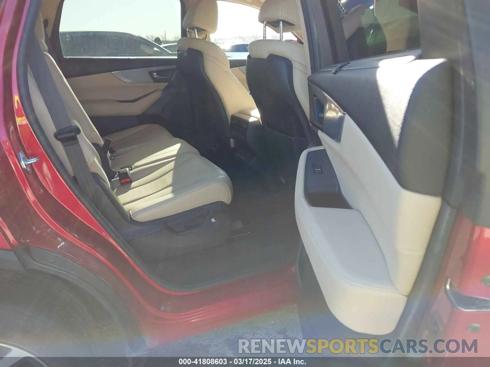 8 Photograph of a damaged car 5J8YD9H49NL002095 ACURA MDX 2022