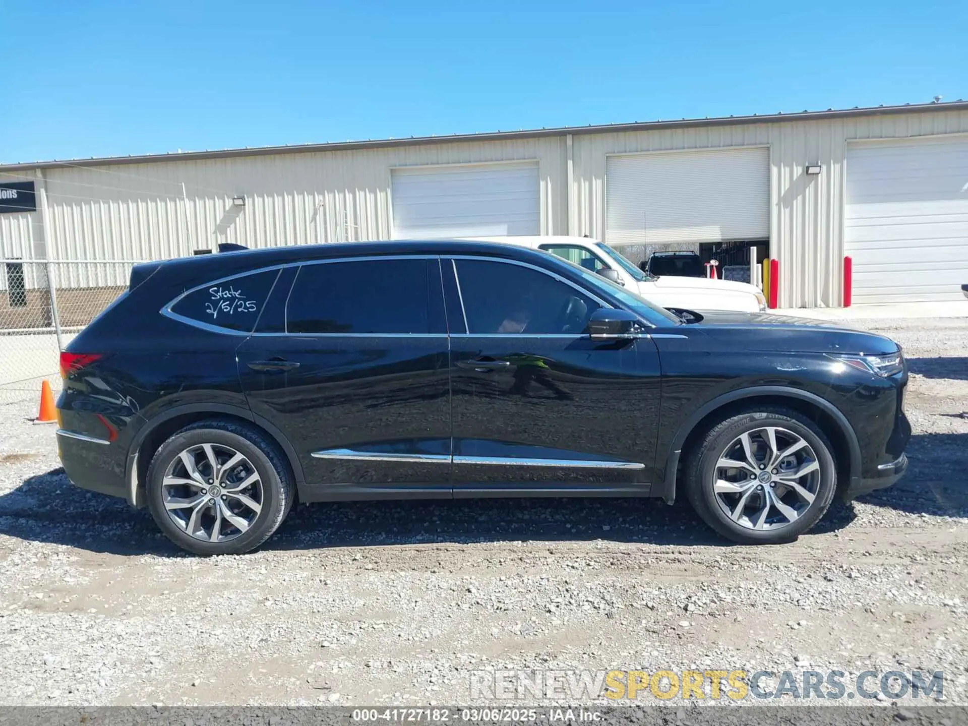 14 Photograph of a damaged car 5J8YD9H4XNL005460 ACURA MDX 2022